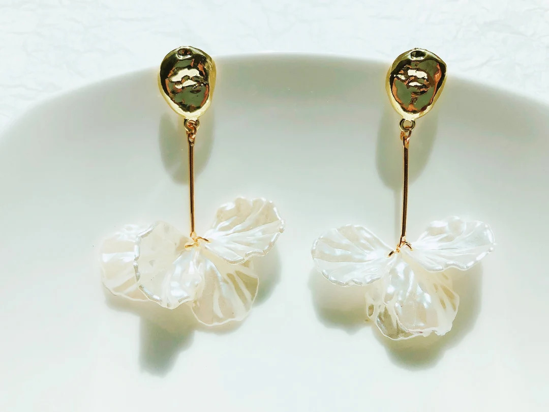 Gift For Her/Shell Flower Petal Earrings/White And Gold Statement Earrings /Long Earrings/ Elegan... | Etsy (US)