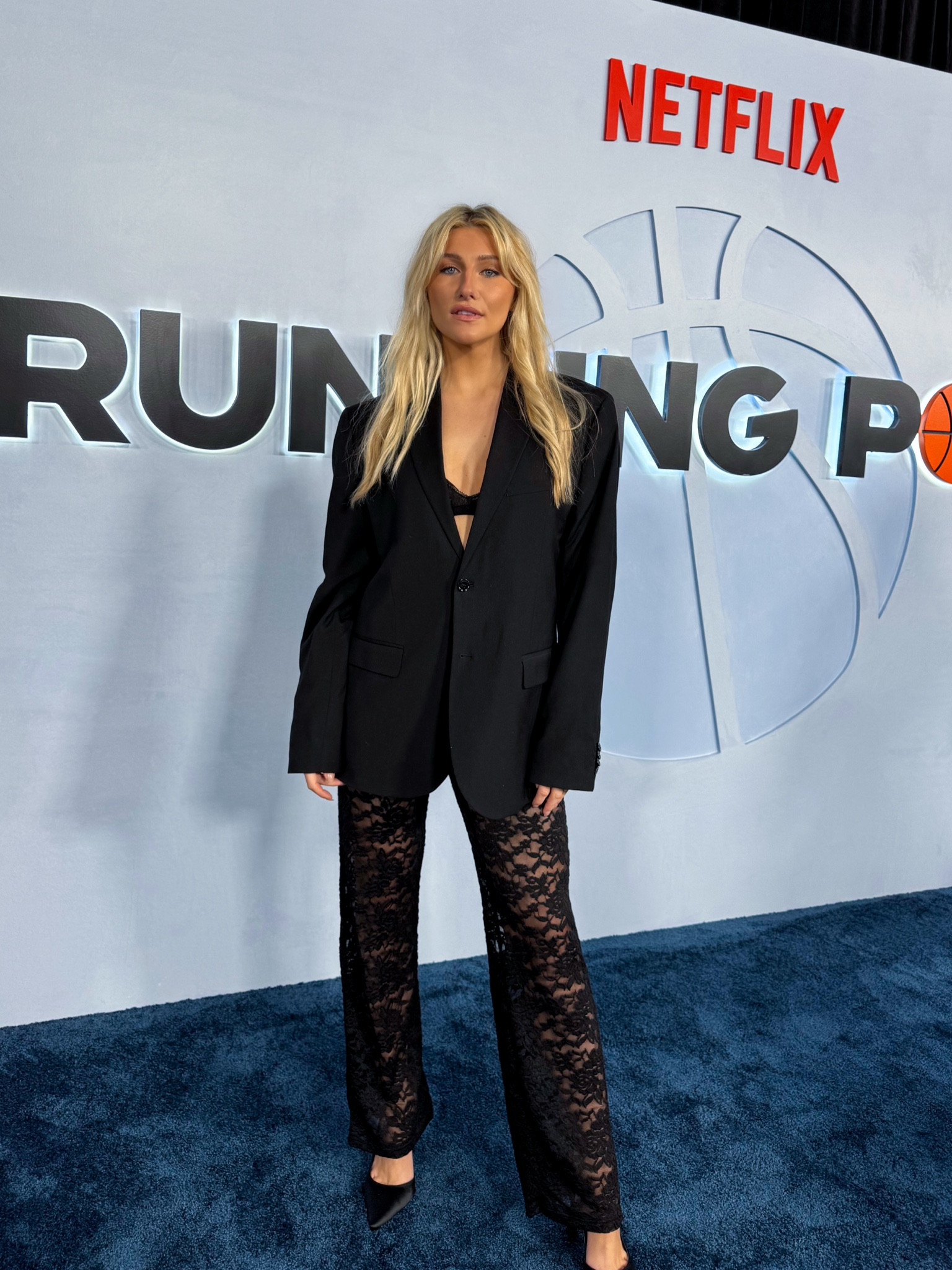 Oversized blazer red carpet look! 

#LTKParties #LTKStyleTip #LTKMostLoved