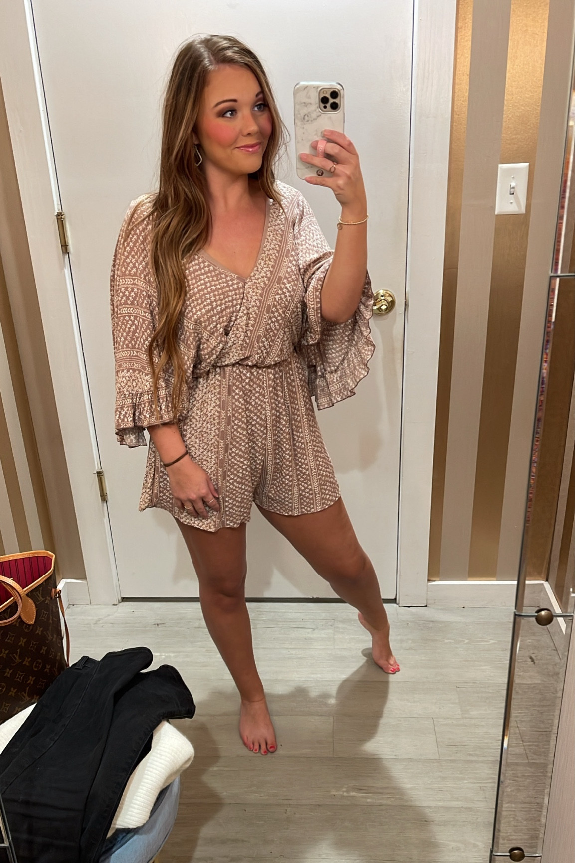 Pink Lily- small

I personally don’t love this romper on me, but it’s so cute and would be perfect for someone!! 

Pink Lily / romper / fashion 

#LTKfindsunder100 #LTKstyletip #LTKSeasonal