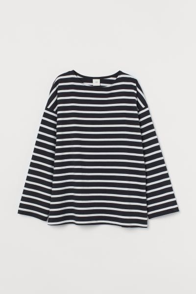 Casual top in thick cotton jersey with a round neckline, dropped shoulders, and extra-long, wide ... | H&M (US + CA)