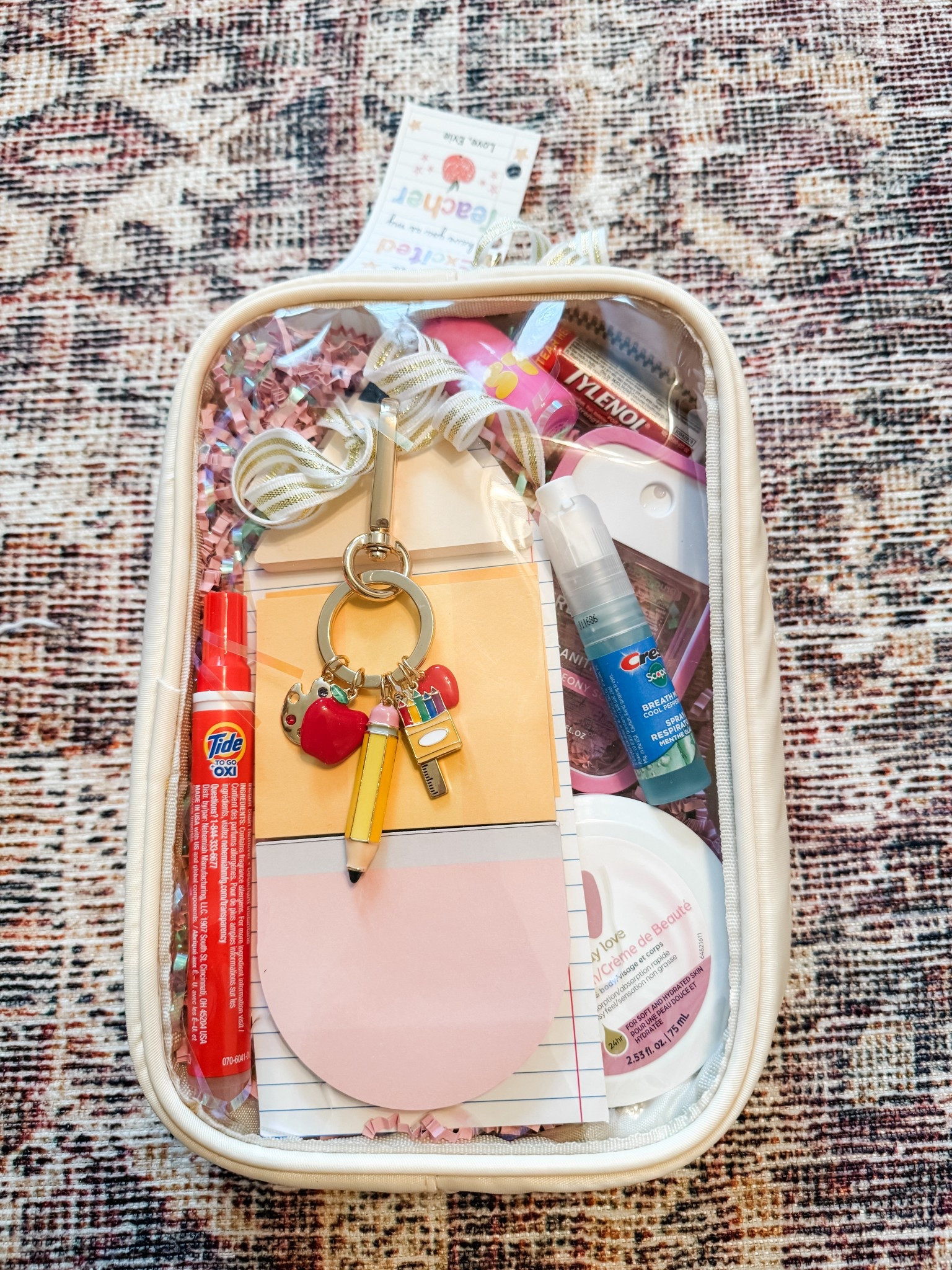 Cute teacher gift! ✏️🚌🍎

#LTKKids #LTKSeasonal #LTKFindsUnder50