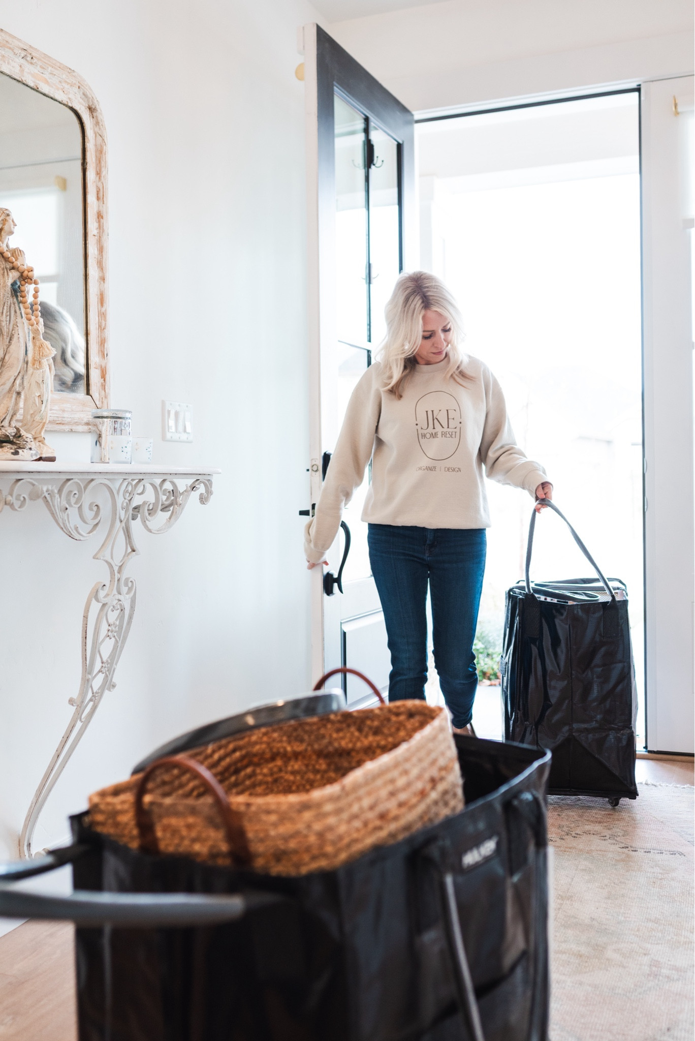 Meet the Hulken Bag: Your Ultimate Organizing Sidekick! 

Durable, spacious, and stylish, the Hulken Bag is designed for organizers on the go. With multiple pockets and eco-friendly materials, it's your go-to for decluttering with ease. Upgrade your organizing game today! #HulkenBag #OrganizingEssentials 🛍️💼 #JKEHomeReset #Homeorganizer #ProfessionalOrganizer #HomeDesign #AmberGamble #InteriorDesign #BoiseStyle

#LTKhome