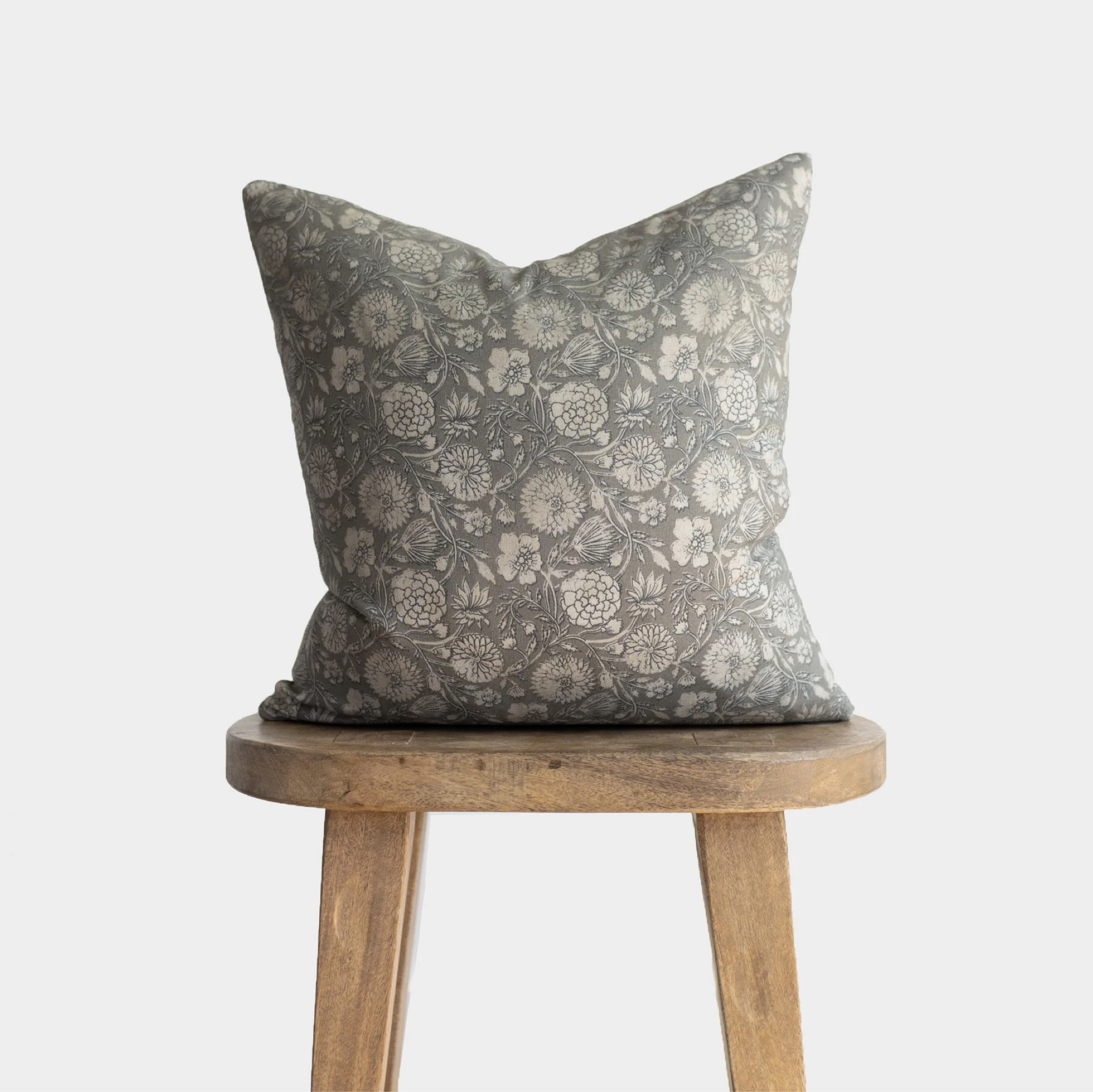 Woven Nook Gracie 18”/22” Pillow Cover