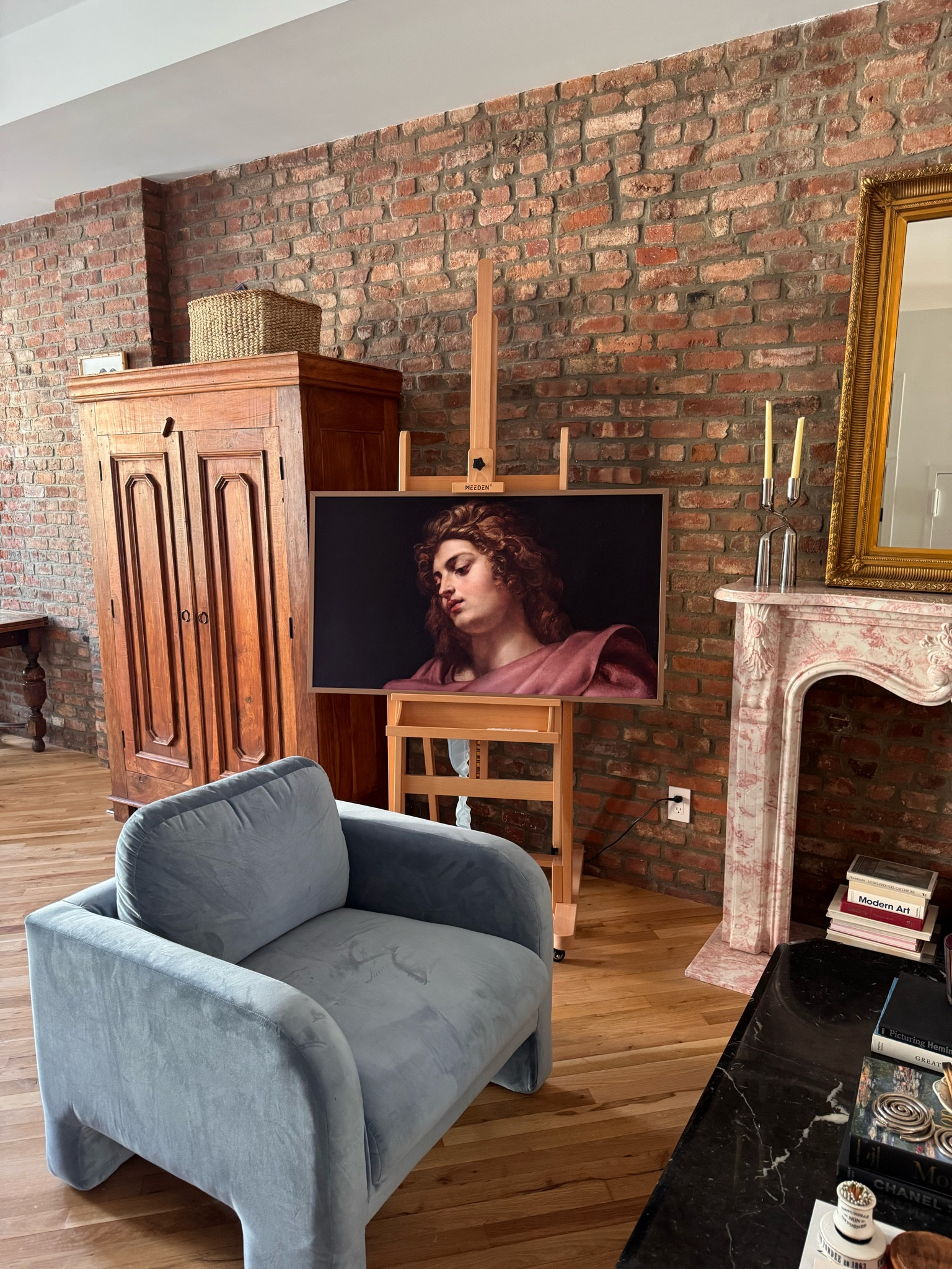 My living room Easel and tv set up 

#LTKHome