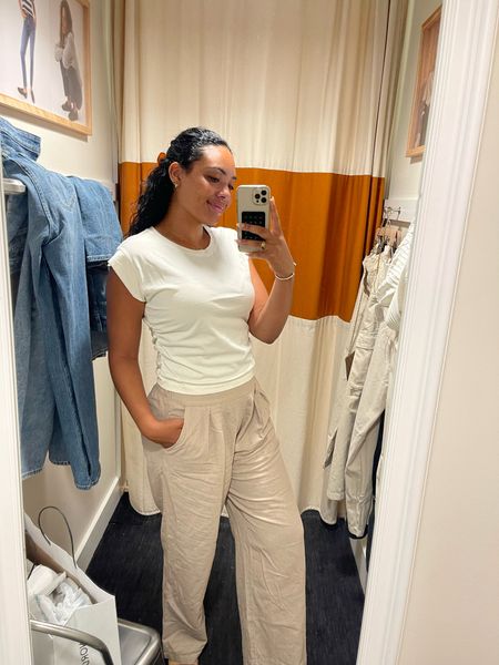 I found the perfect short sleeve T shirt- it is side ruched and is so flattering!! 

#tshirt #basics #tshirt

#LTKunder50 #LTKunder100 #LTKstyletip