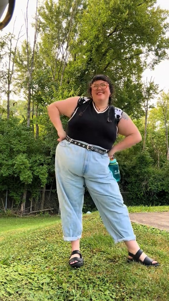 Plus size ootd with my current fav pair of mom jeans :)

#LTKcurves #LTKunder100 #LTKstyletip