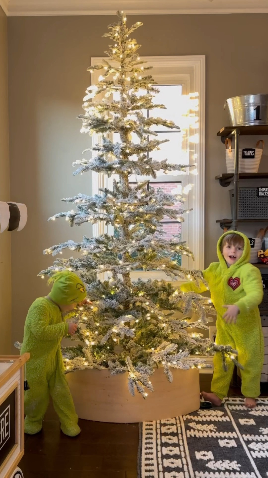 Can’t wait to share our newest King of Christmas tree 👑✨
Every year, it’s the centerpiece of our holidays — easy to set up, beautifully lit, and so realistic it stops me in my tracks. This is the 7ft King Noble Flock which is one of my favorites! Stay tuned for our newest member of the @kingofchristmas family! 

#LTKHome #LTKSeasonal #LTKHoliday