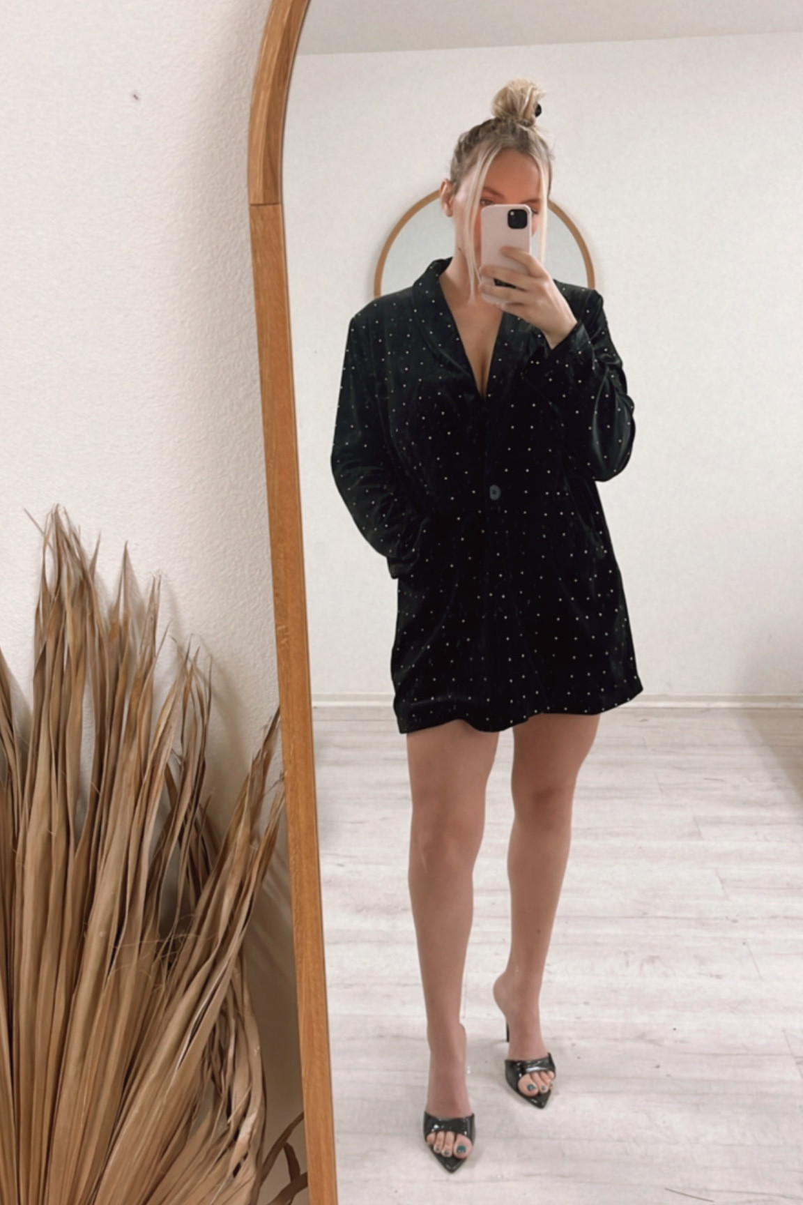 New Year’s Eve party outfit, holiday outfit ideas, sequin outfit, sequin dress, sparkle outfit, holiday party 

#LTKHoliday #LTKstyletip #LTKSeasonal