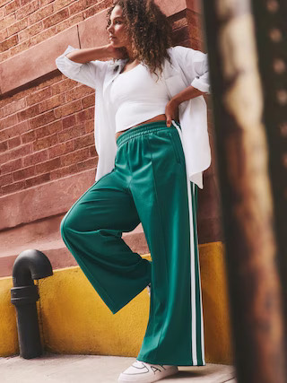 Tempo Mid Rise Wide Leg Track Pant | Athleta
