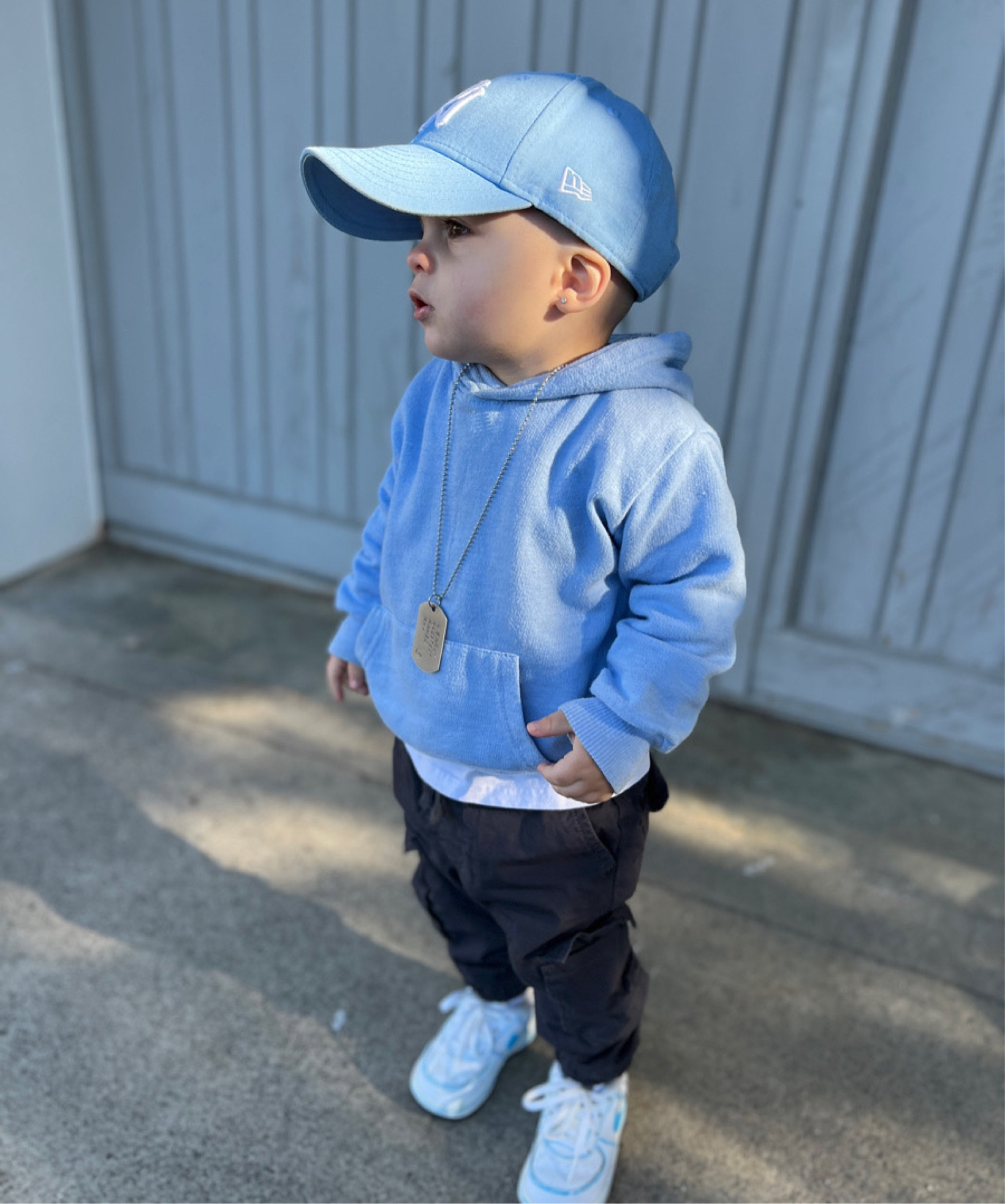 Folgen Sie ihm auf Instagram für mehr Outfit-Details @mailo.leandro oder auf Tiktok @mailo.leandro

Alter auf dem Foto: 2J

Babyboystyke, Baby-Outfit, süße Baby-Kleidung, Herbst-Baby, Baby-Mode

#LTKkids #LTKbaby #LTKFind