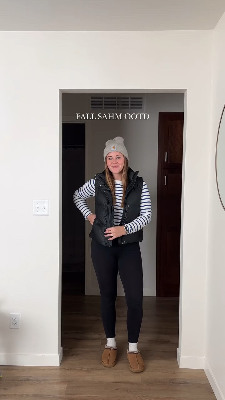 If you know me, you know I love leggings + I’ll be wearing them every chance I get 😅 BUT I still like to look put together so that’s when pairing a colored top or a vest with my leggings comes in handy. Comfy AND cute. We love to see it 💙🙌🏼 

P.S. — any other moms get ready for the day at 1pm or is it just me? 😆

#comfyoutfit #sahm #momfit #outfit #ootd #fashion #fallfashion #cozyvibes #womensfashion #momfashion