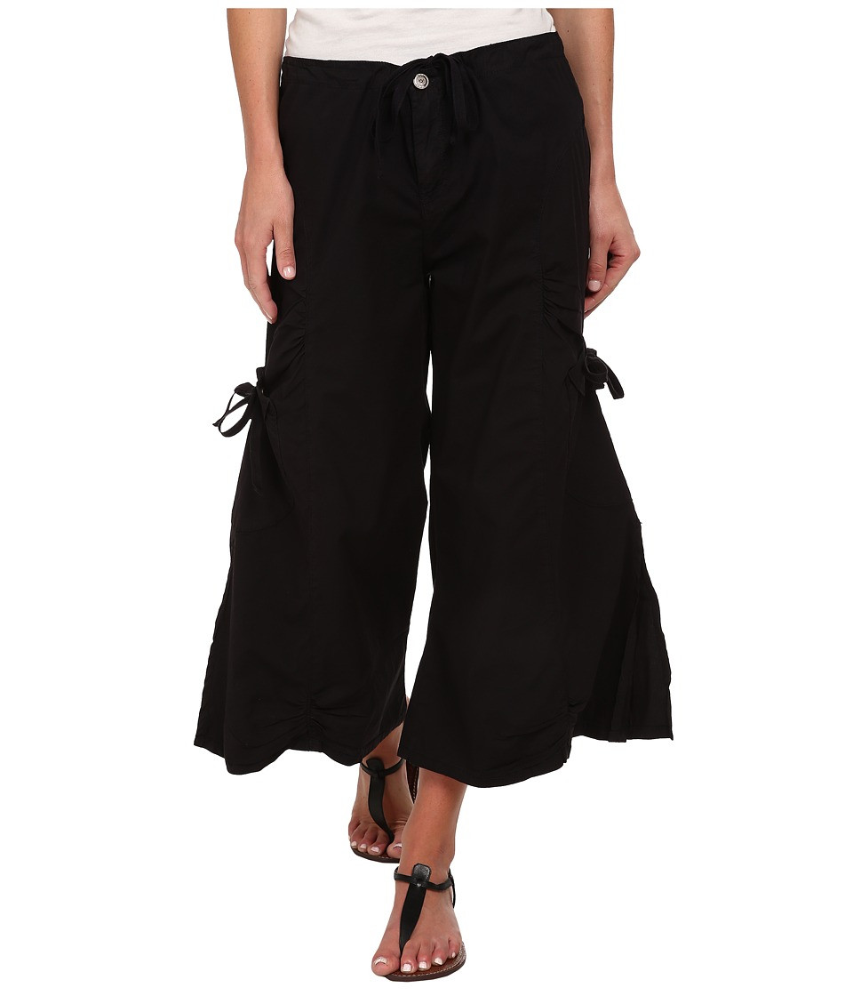 XCVI - Cargo Gaucho Crop (Black) Women's Capri | Zappos