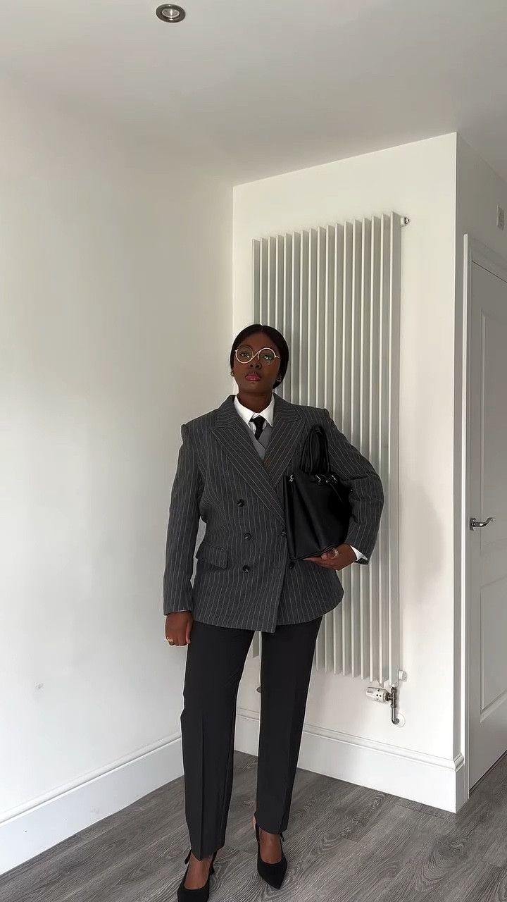 R- Round Sunglasses styled with a power suit!!! Day 6 is the perfect mix of retro cool and modern confidence. It’s polished, powerful, and totally editorial. 

Suit/Pants/Waist coat @marksandspencerstyle 
Sunglasses @firmoo_uk 
White Shirt @charlestyrwhitt 
Shoe @cosyisland_official 
Bag @nextofficial 

Outfits linked to my ltk in bio 🔗 

#chicoutfit #ootd #stylereel #outfitsinspo #powersuit #stylingseries