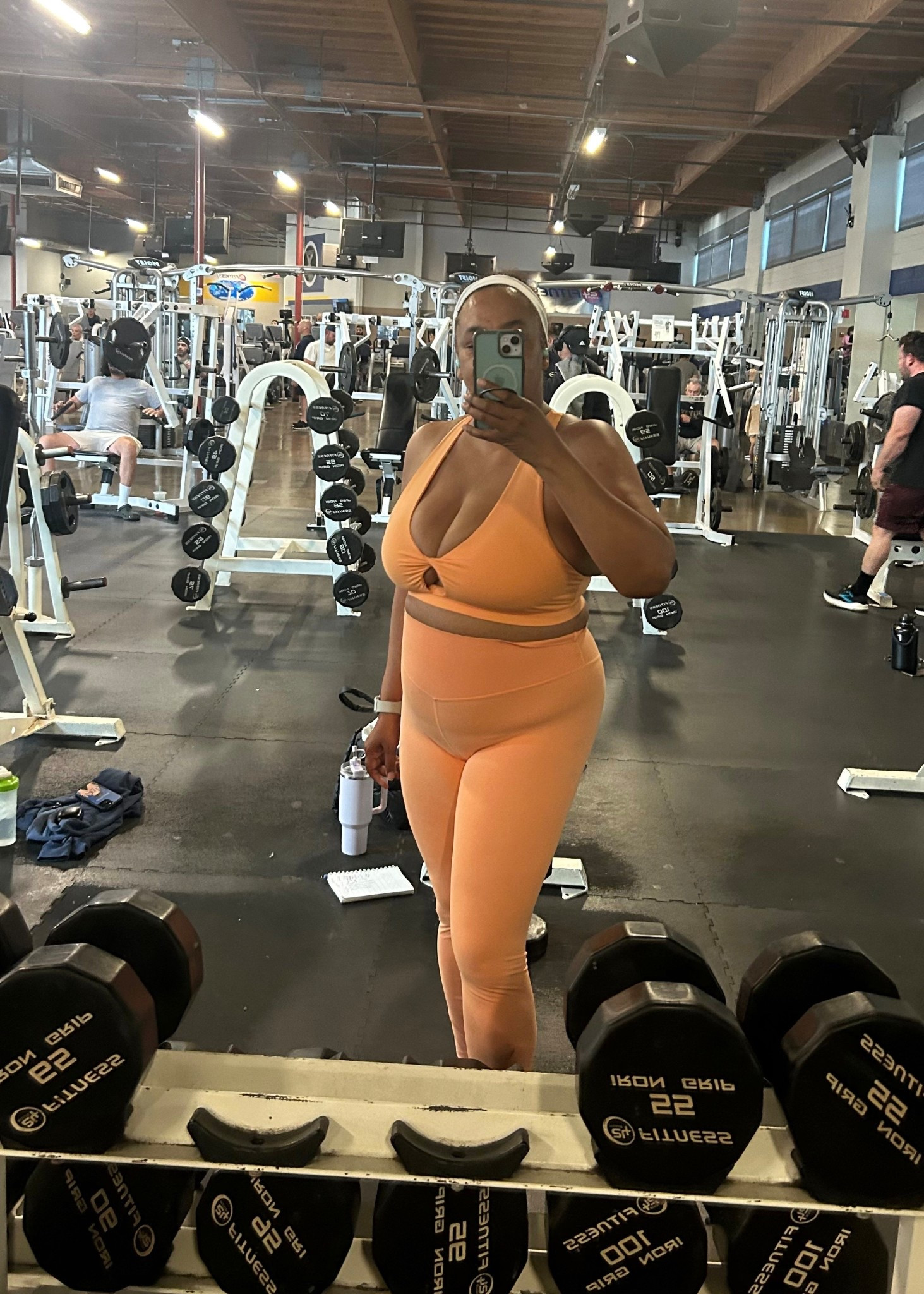 Gym outfit check ☑️💪🏾 Size xl in both 

#LTKfitnessgoals #LTKActive #LTKMidsize