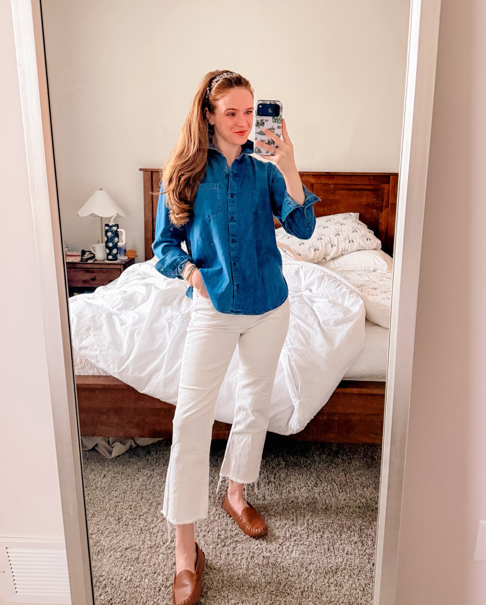 Denim on denim…but with white jeans!! This is one of my favorite outfits & always makes its way into the rotation!! 

#LTKootd