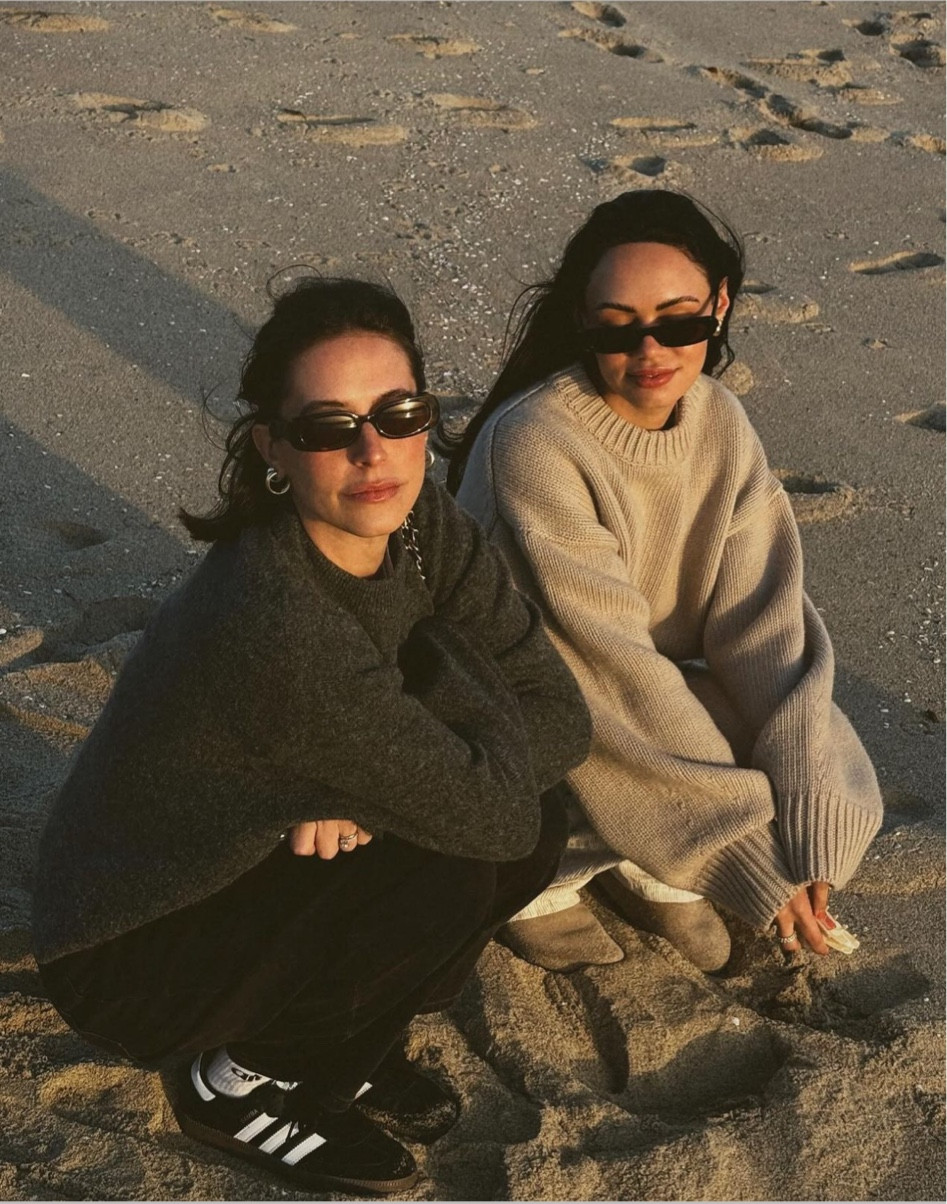 beach day ootd | brown knit top, white trousers, dark grey crewneck, sunnies 

#LTKfindsunder50 #LTKfindsunder100