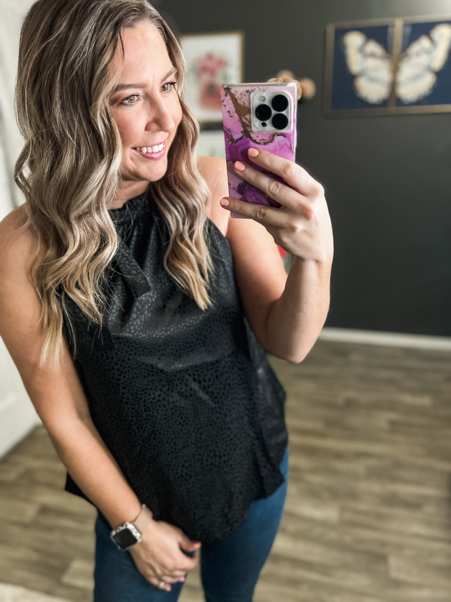 New tank and I’m obsessed! This has the same light embossing as the long sleeve shirt I’ve shared. True to size, I’m in the medium! 