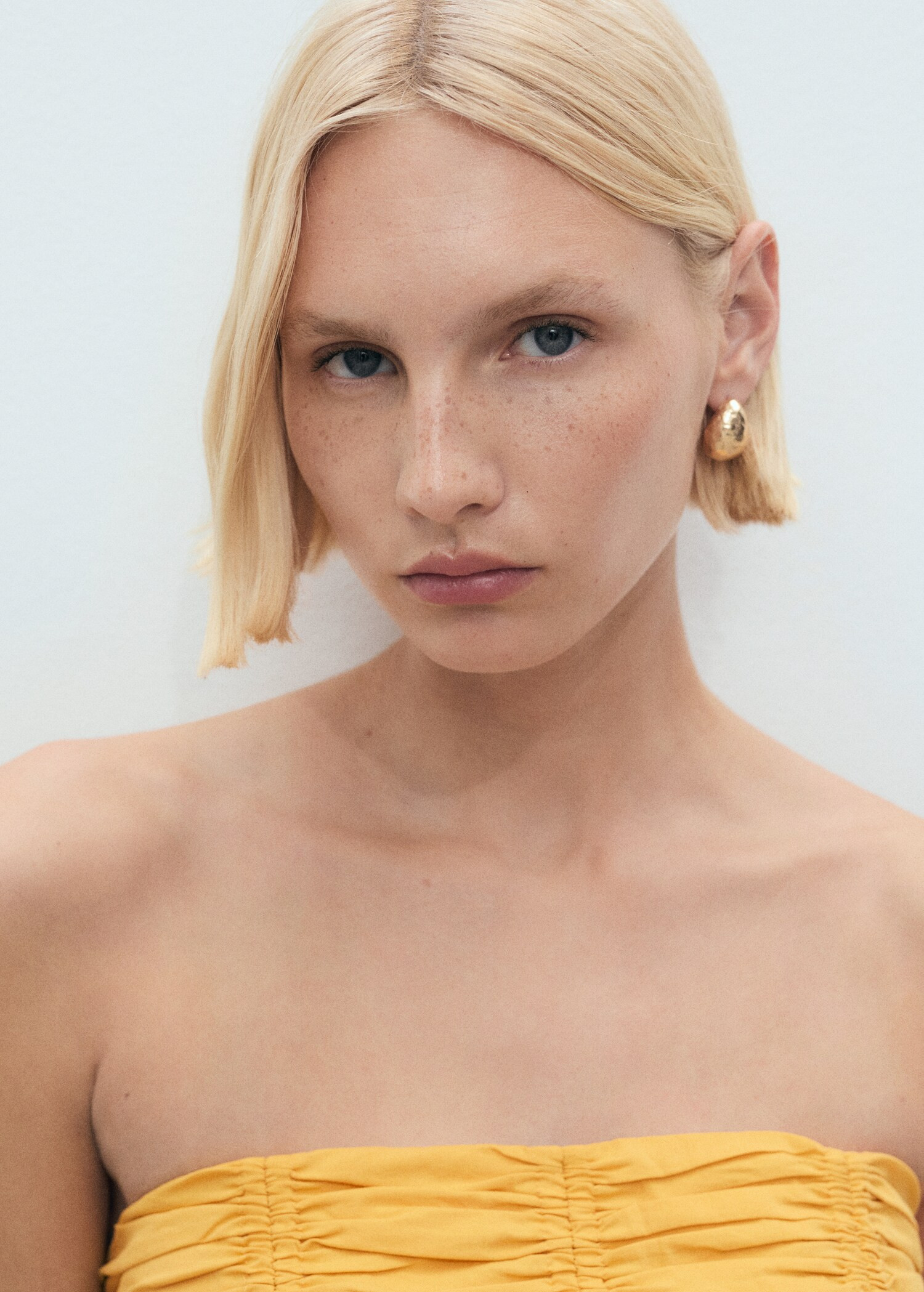 Ruched strapless top - Women | MANGO USA | Mango (US/MX/AU)