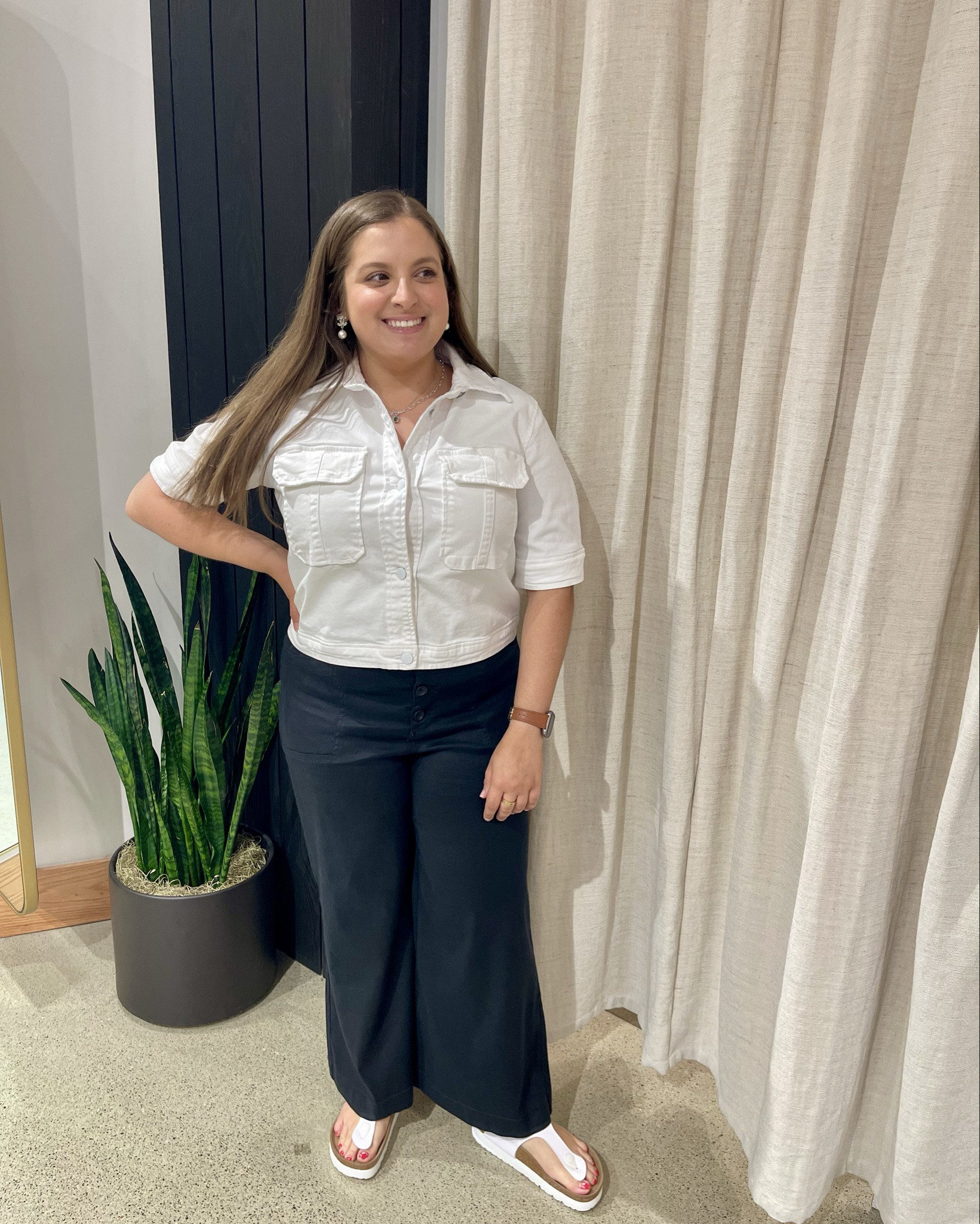 Get the Look: EVEREVE Edition

Jacket: M (TTS) - can be worn open or buttoned like I wore it here
Joelle Cropped Trousers: 30 (TTS)
Sandals: 8 (TTS)

I’m 5’0” and the Joelle Cropped Trousers (seen wearing) are full length of me. For taller ladies, I suggest the KUT Meg Linen Trousers as a full-length pant (I tried them on in a Medium and they ran TTS - just too long on me)


EVEREVE / summer outfit / elevated casual / linen pants / summer style / casual outfit / outfit Inspo / petite style / petite fashion

#LTKFindsUnder100 #LTKPetite #LTKStyleTip