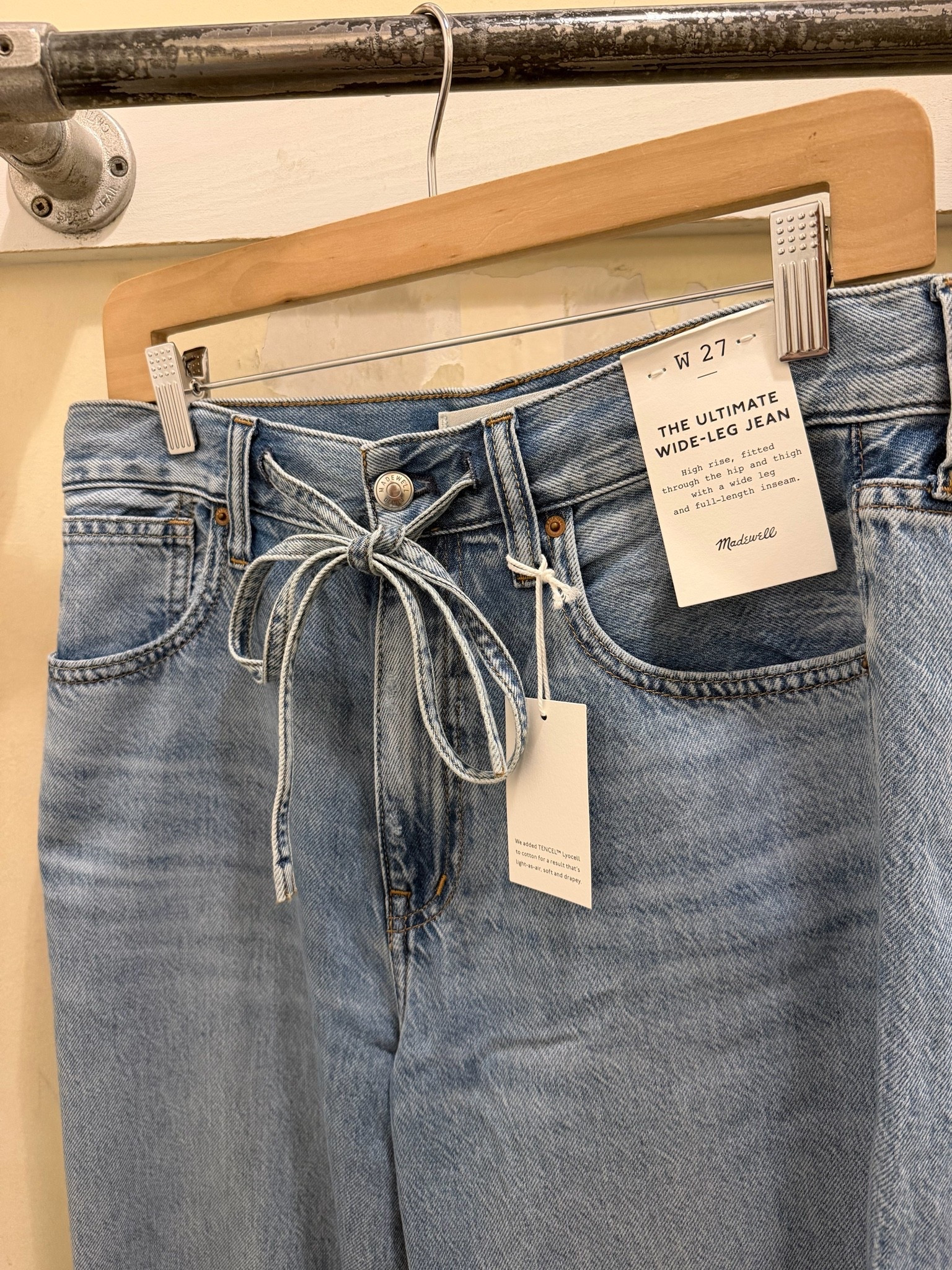 Soften tinsel like denim 
Very cute on, size 27

#LTKSaleAlert #LTKOver40 #LTKPetite