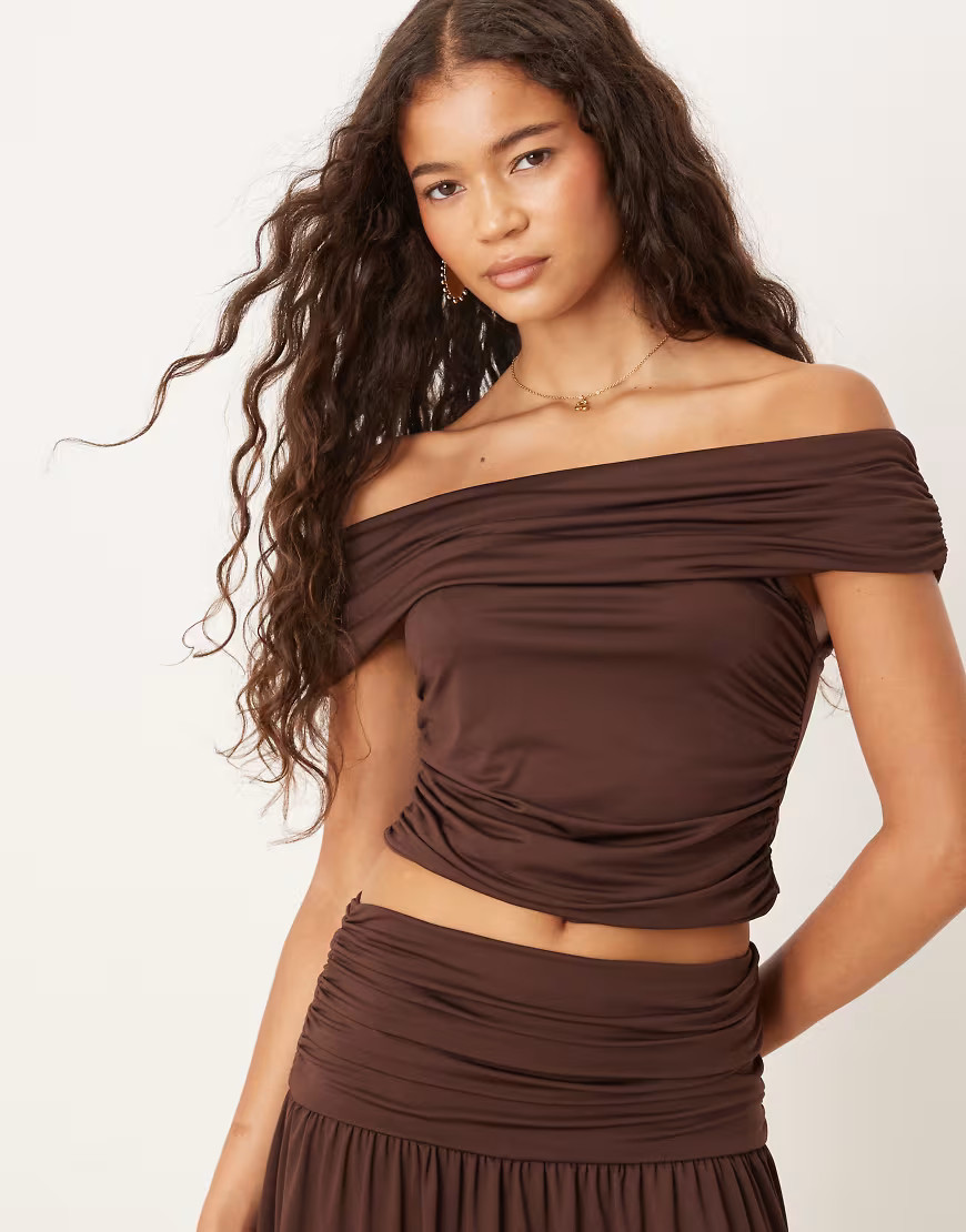 ASOS DESIGN mix & match ruched off the shoulder top in chocolate - part of a set-Brown | ASOS (Global)