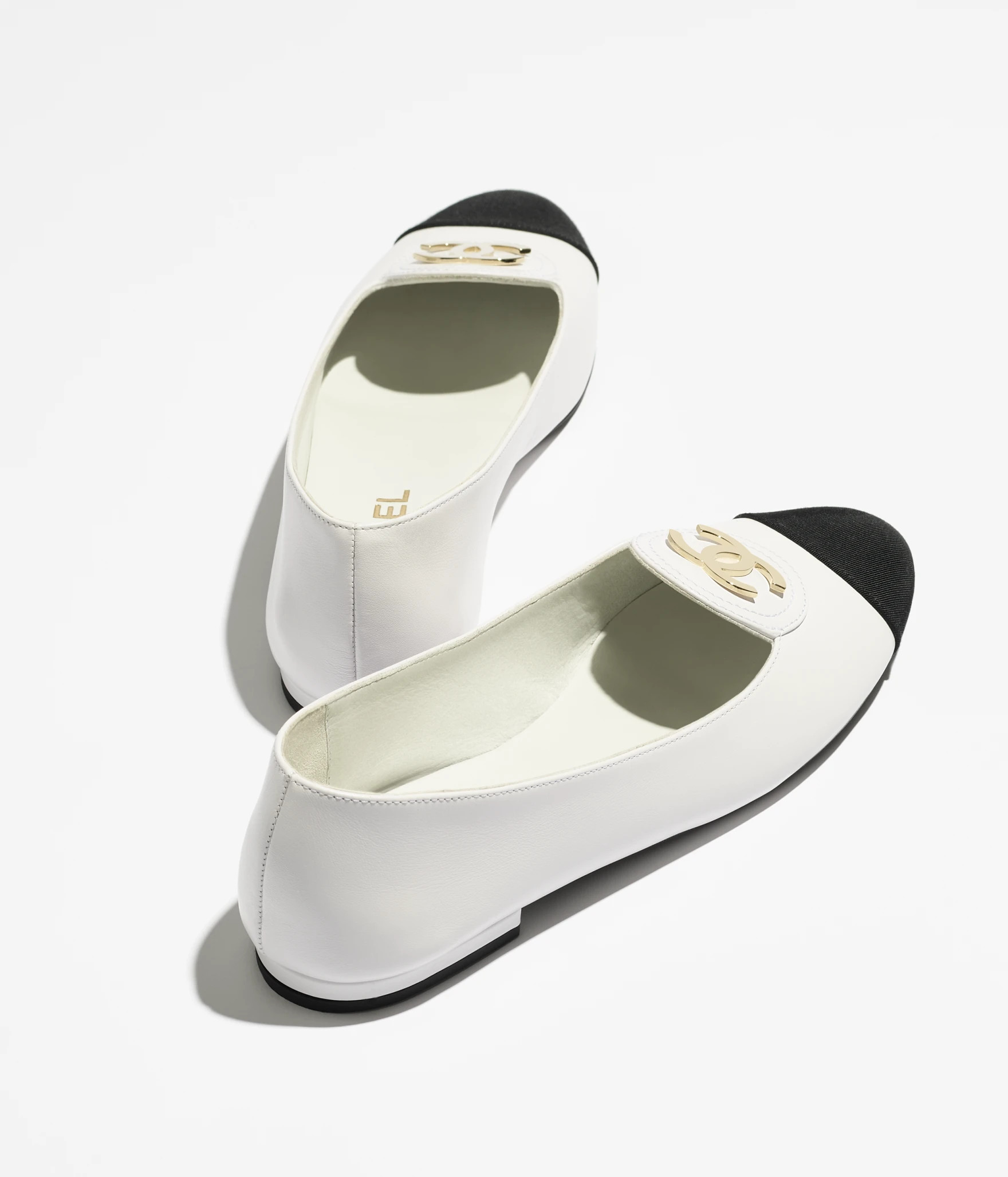 #hash-R19kicld6 {
		object-fit: cover;
		aspect-ratio: auto;
		object-position: top center;Spring... | Chanel, Inc. (US)