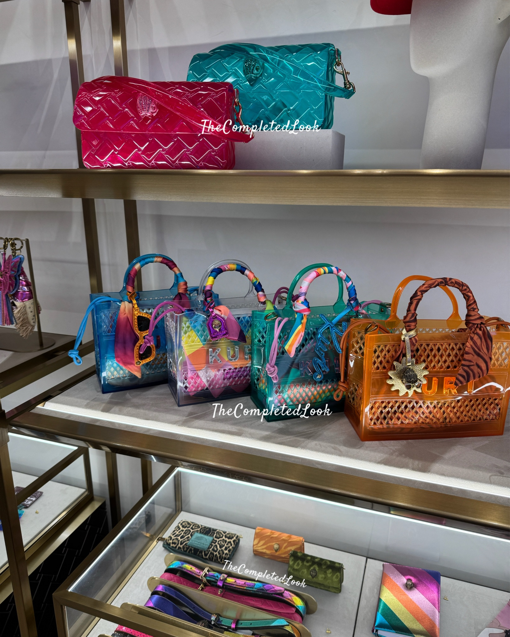 Kurt Geiger jelly collection is a must this spring and summer! #kurtgeiger #kurtgeigerlondon #springbags #summerbags #vacationbags