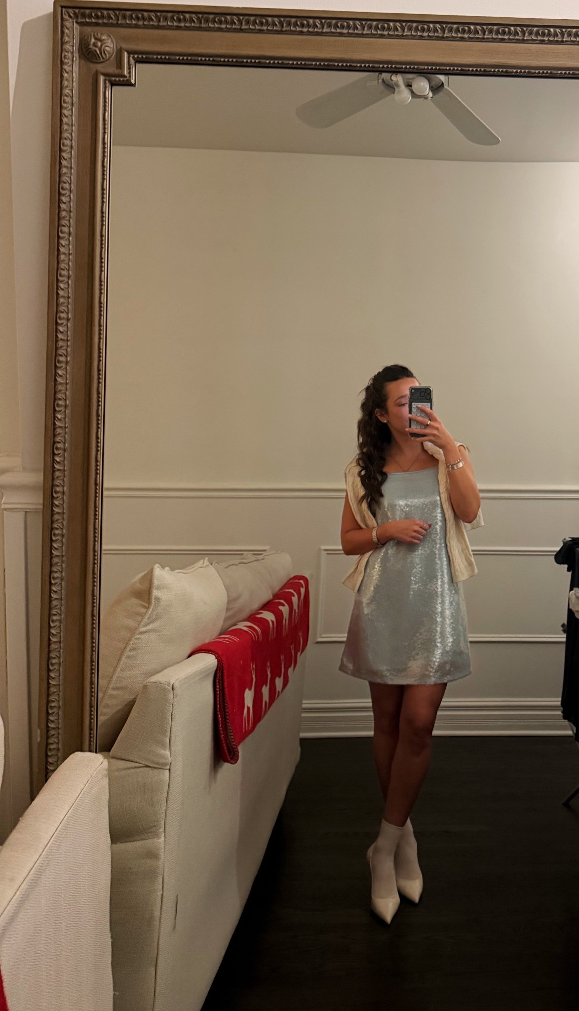 couldn’t find the exacts to link but linked some similar sequin options that I loveeee… the revolve skirt I’m obsessed with. 

💌💌