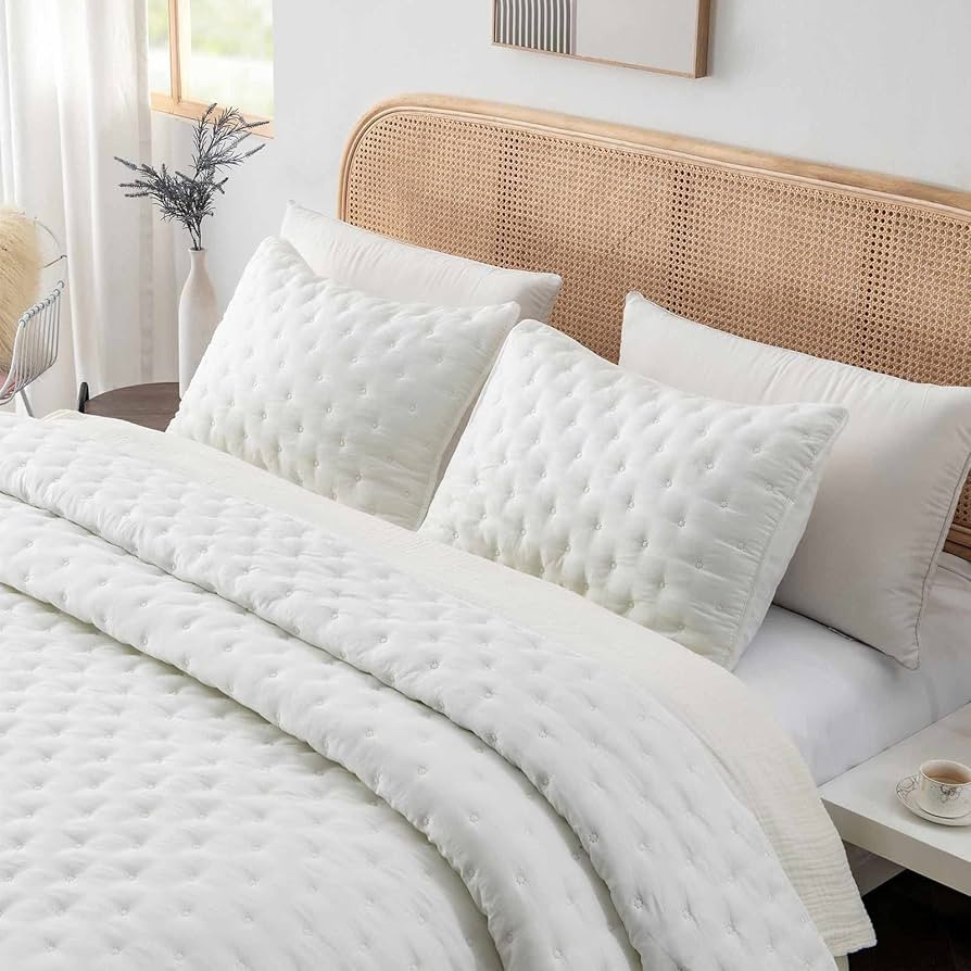 3-Piece California King Quilt Set - Soft Warm Ultrasonic Reversible Coverlet Bedspread Set (118 x... | Amazon (US)