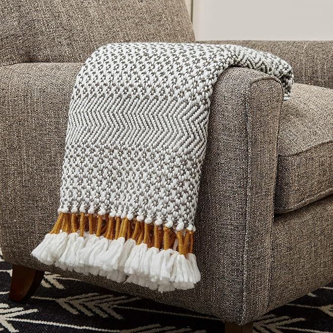 Amazon Brand – Rivet Modern Hand-Woven Stripe Fringe Throw Blanket, 50" x 60", Grey and White w... | Amazon (US)
