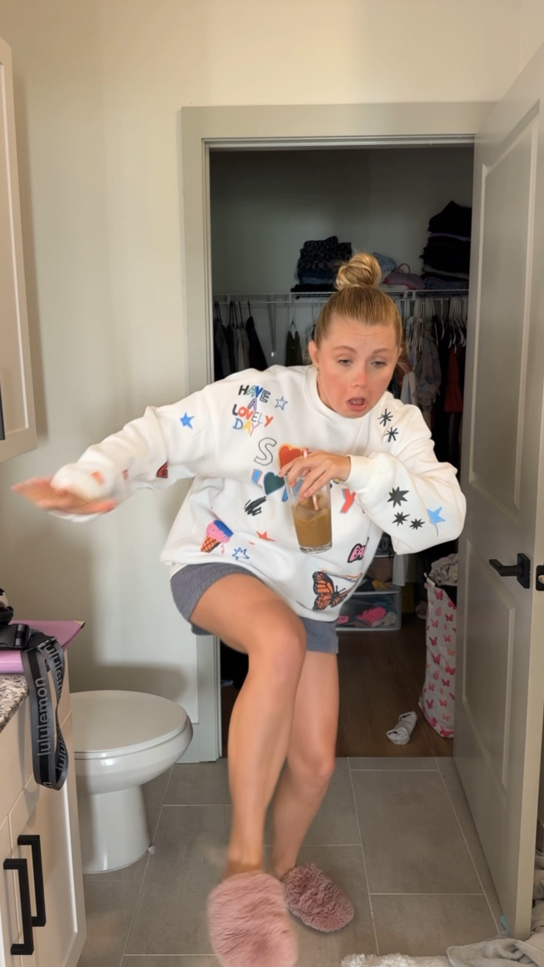 This sweatshirt is my new personality 🤘🏼😎

#LTKSeasonal #LTKxMadewell #LTKVideo