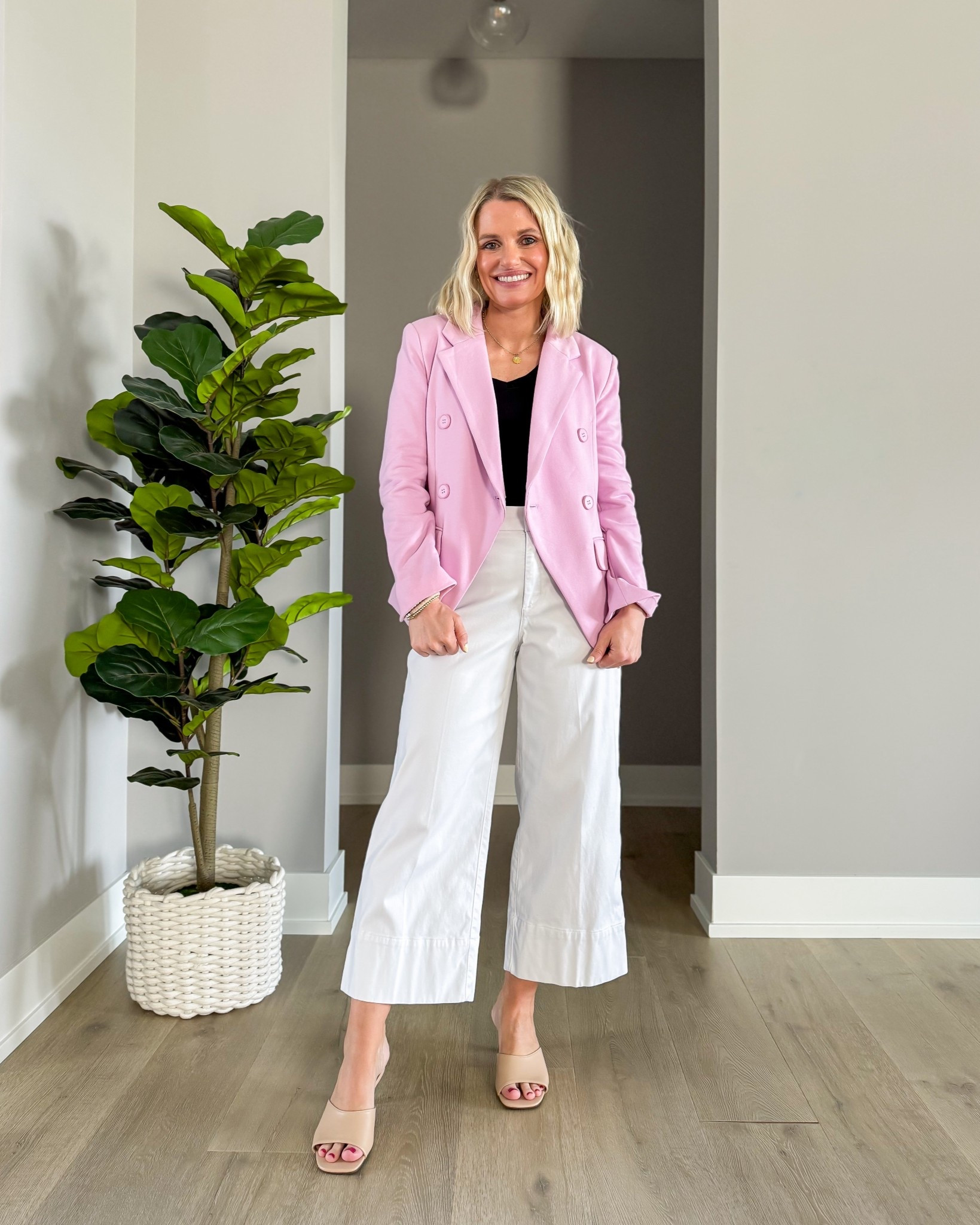 Graduation outfit perfect for the moms of the grads! 🎓
Blazer- xsmall (code: THRIFTYWIFE10)
Top- small
Pants- 0/petite

#LTKSeasonal #LTKPetite #LTKOver40