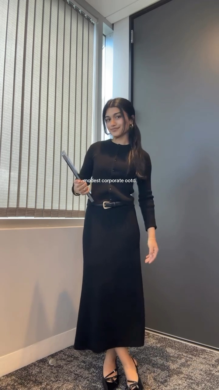 empty conference room fit check 

@sezane @stevemadden @princesspollyboutique 

#modestfashion #petitefashion #corporateootd #corporateoutfits #ootd #desi