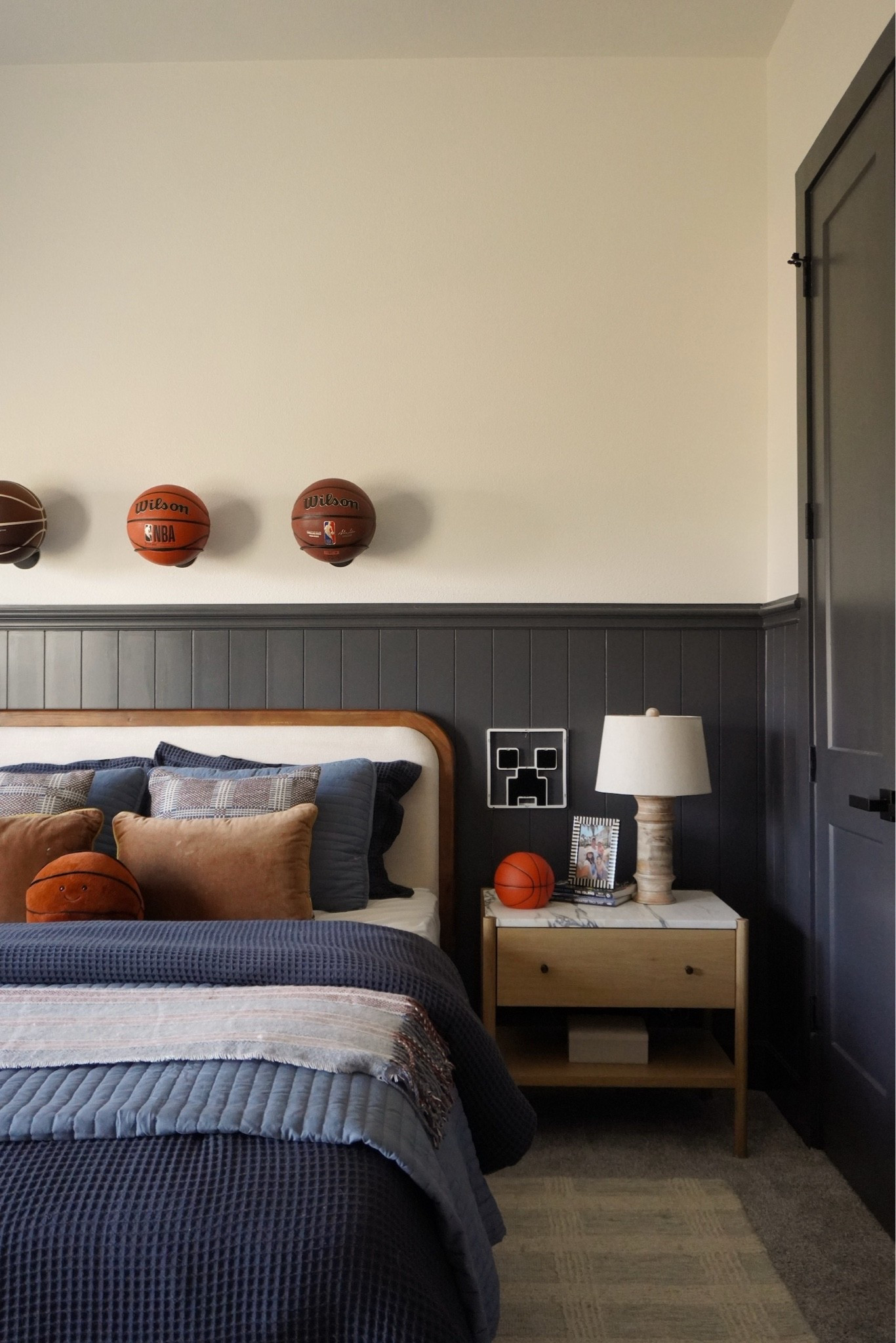 Big boy’s sports and minecraft room inspo!

kids room, boys room, older boy room, how to style a boys room

#LTKHome #LTKKids