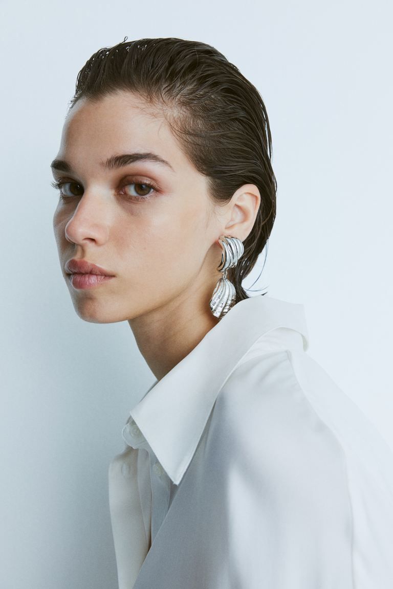 Shell-shaped Pendant Earrings | H&M (US + CA)