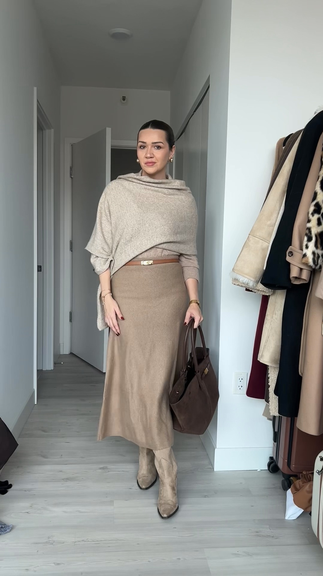 You’re not going to love every outfit - sometimes you just need to get out the door 🤭

🖤 sizing - I’m 5’7 for reference 
TOP: Medium
SCARF: One size
SKIRT: Medium
BOOT: 8, runs slightly big

#ltkworkwear #workwardrobe #workoutfit #officeoutfit #officefashion #officestyle #corporatefashion #corporategirlies

#workpants #officeoutfit #officeclothes #workclothes #workwear

#LTKWorkwear #LTKShoeCrush #LTKSeasonal