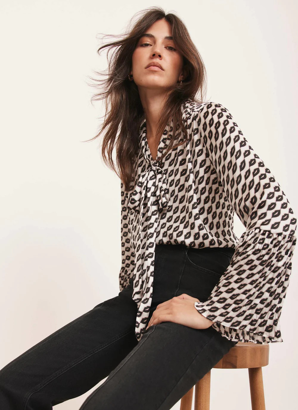 Black Lip Print Bow Blouse | Mint Velvet