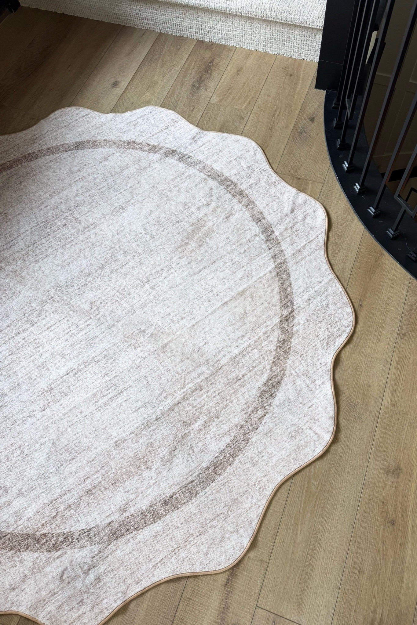 New rug for the entryway! 

Home, home decor, home finds, home accents, area rug, circle rug, entryway styling, fall finds, fall home