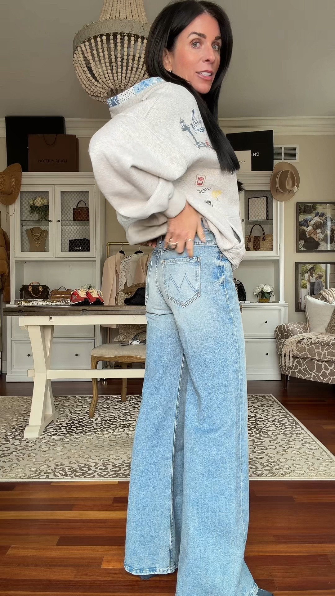 I cannot get over these jeans😍🙌🏻🤌🏻👏🏼❤️ @Anthropologie #motherdenim #bestjeans #anthropologie #over40style 

#LTKSpringSale #LTKOver40 #LTKootd