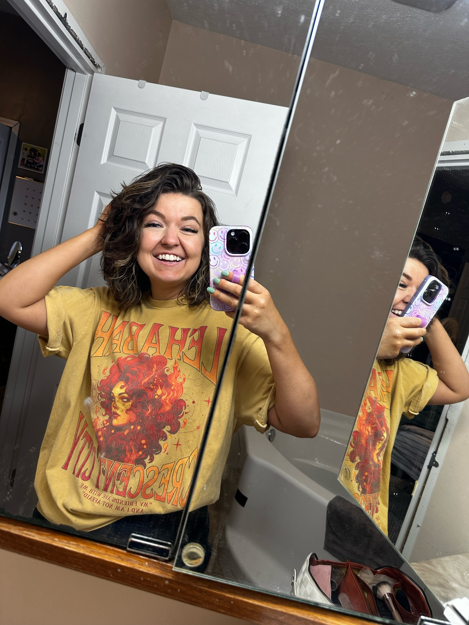 crescent city merch yall, I am a sucker for graphic tees and make them bookish tees and they’re a MUST!

#crescentcity #bookishtees #fantasybooks #romantacybooks 

#LTKMidsize #LTKStyleTip