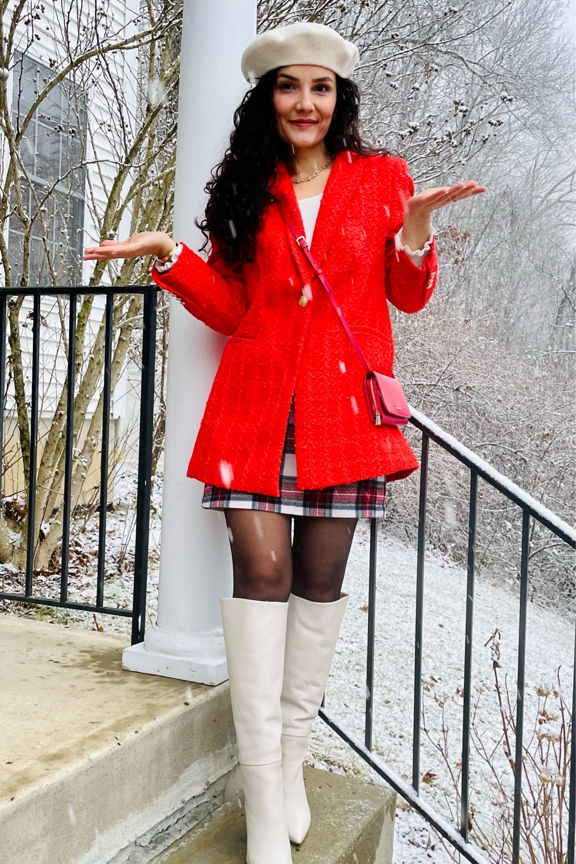 Perfect winter outfit 
For size reference:
Im 5.4
121 p
All clothes true to size S