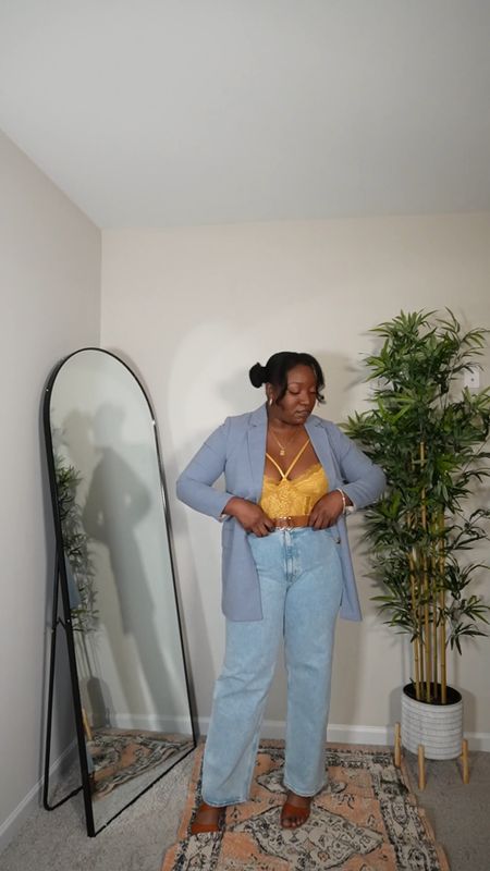 Postpartum friendly Abercrombie jeans with Amazon lingerie top

#LTKSeasonal #LTKcurves #LTKHoliday