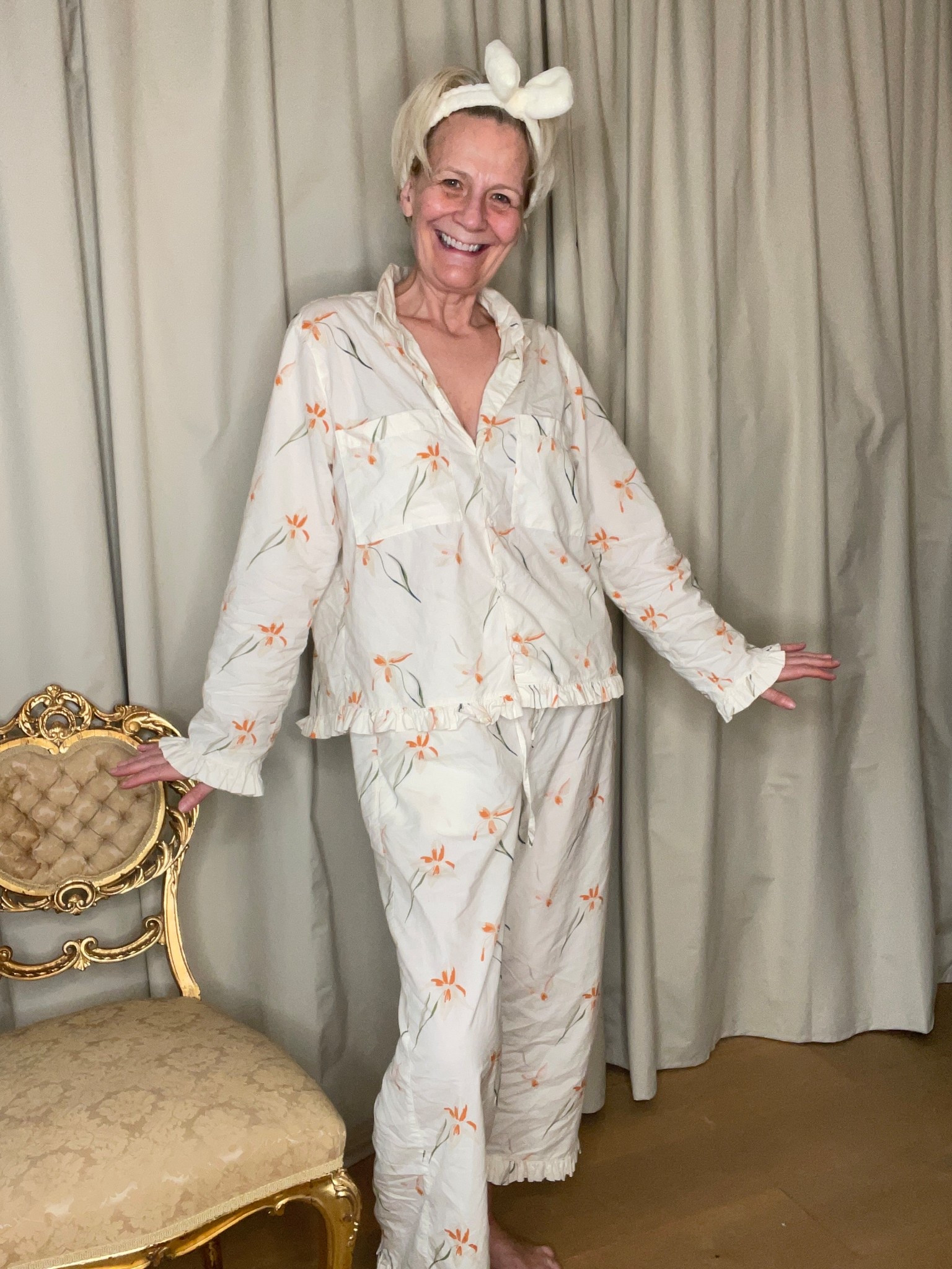 Off to bed in my new Piyama 100% cotton set! Love the details in the ruffles and pockets too. Feel fresh and comfy!! So many compliments already 🧡

#LTKcanada #LTKstyletip #LTKover50style
