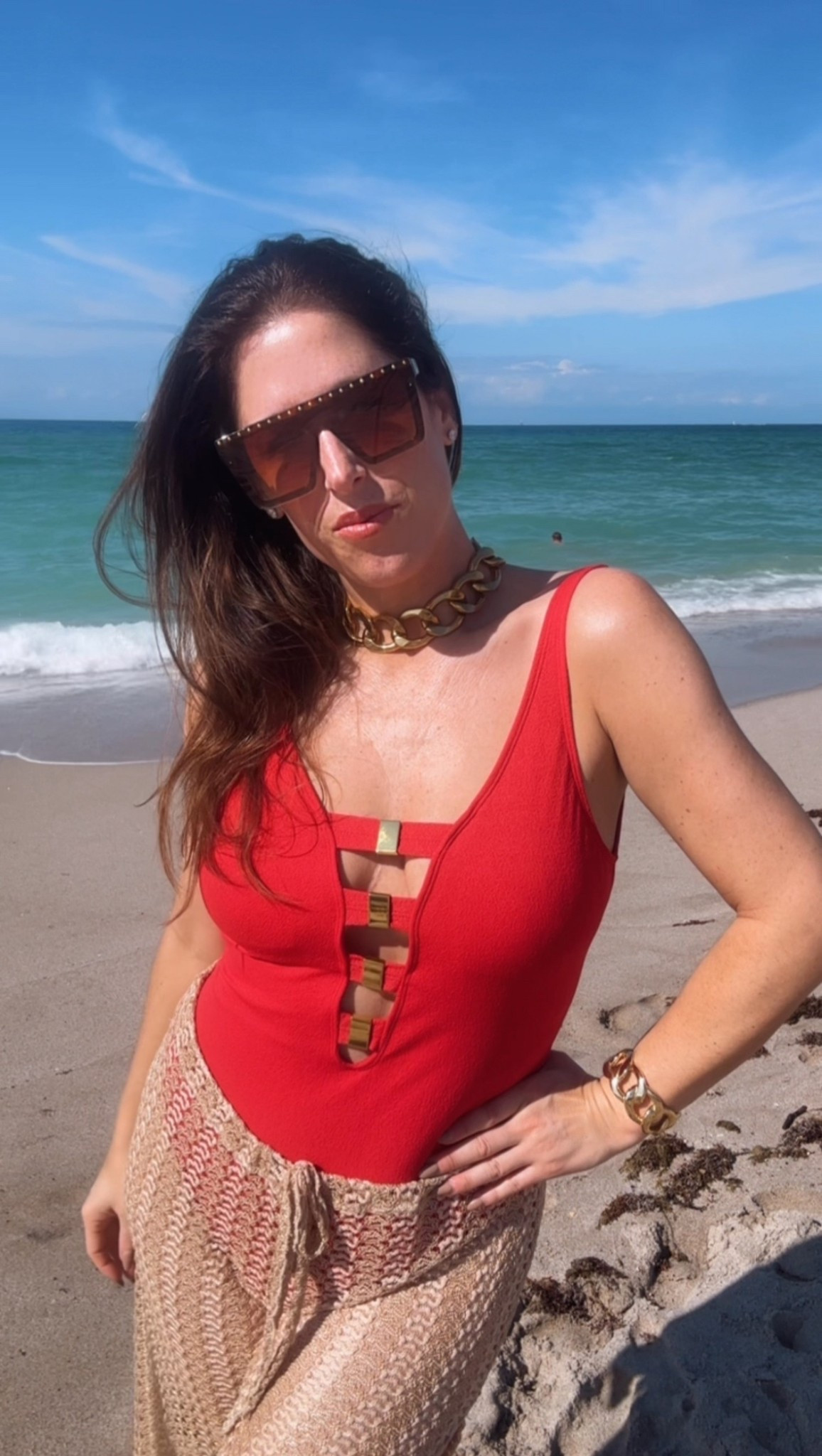 New swimwear (the perfect red one-piece) for Xmas on the beach 🏖️ #swimwear #redswimsuit #bleurodbeattie #ladyinred #beachday #beach #resortwear

#LTKTravel #LTKHoliday #LTKGiftGuide