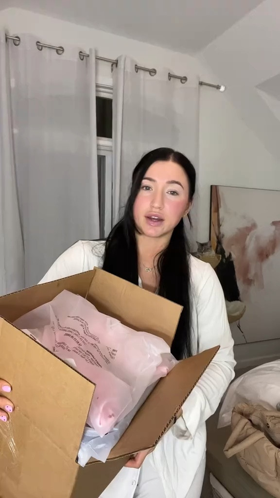 Skims Valentines Haul 🫶🏼

#skims #skimsvalentines #skimshaul

#LTKVideo #LTKfindsunder100 #LTKMostLoved