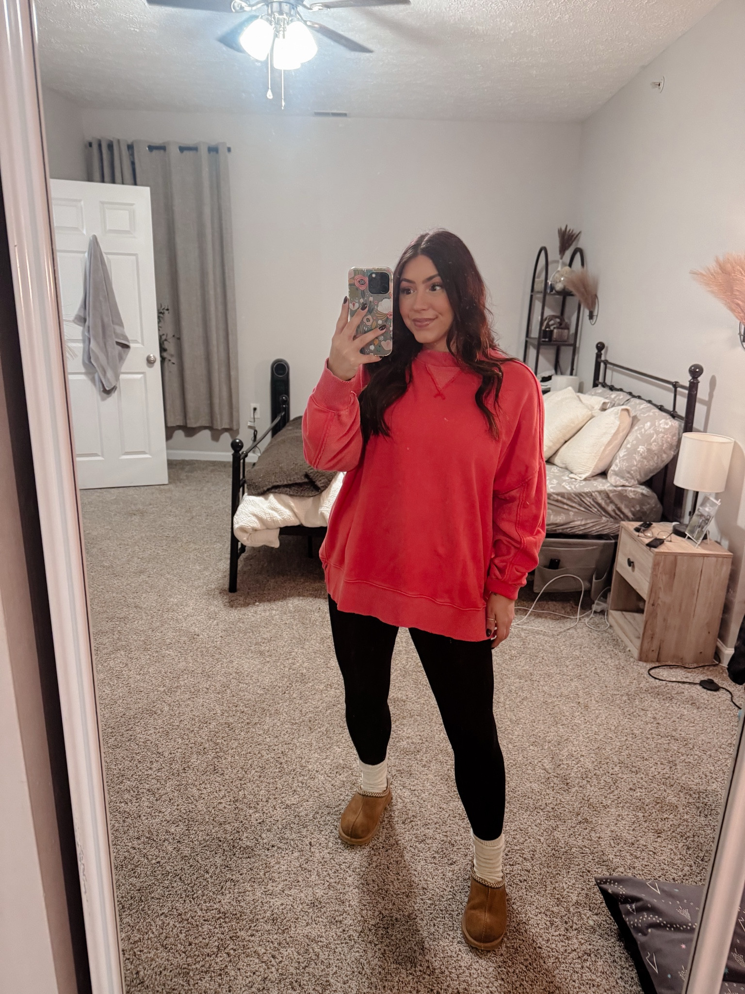 Aerie sweatshirt: M
Leggings: Small
Uggs: big kids size 4 