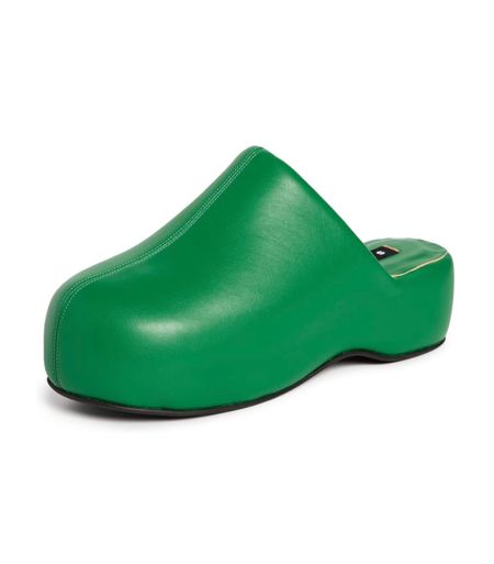 Fall Shoe Find! These bubble clogs are so comfortable and the green color is perfect for a fall transition piece into winter!



#LTKworkwear #LTKshoecrush #LTKstyletip