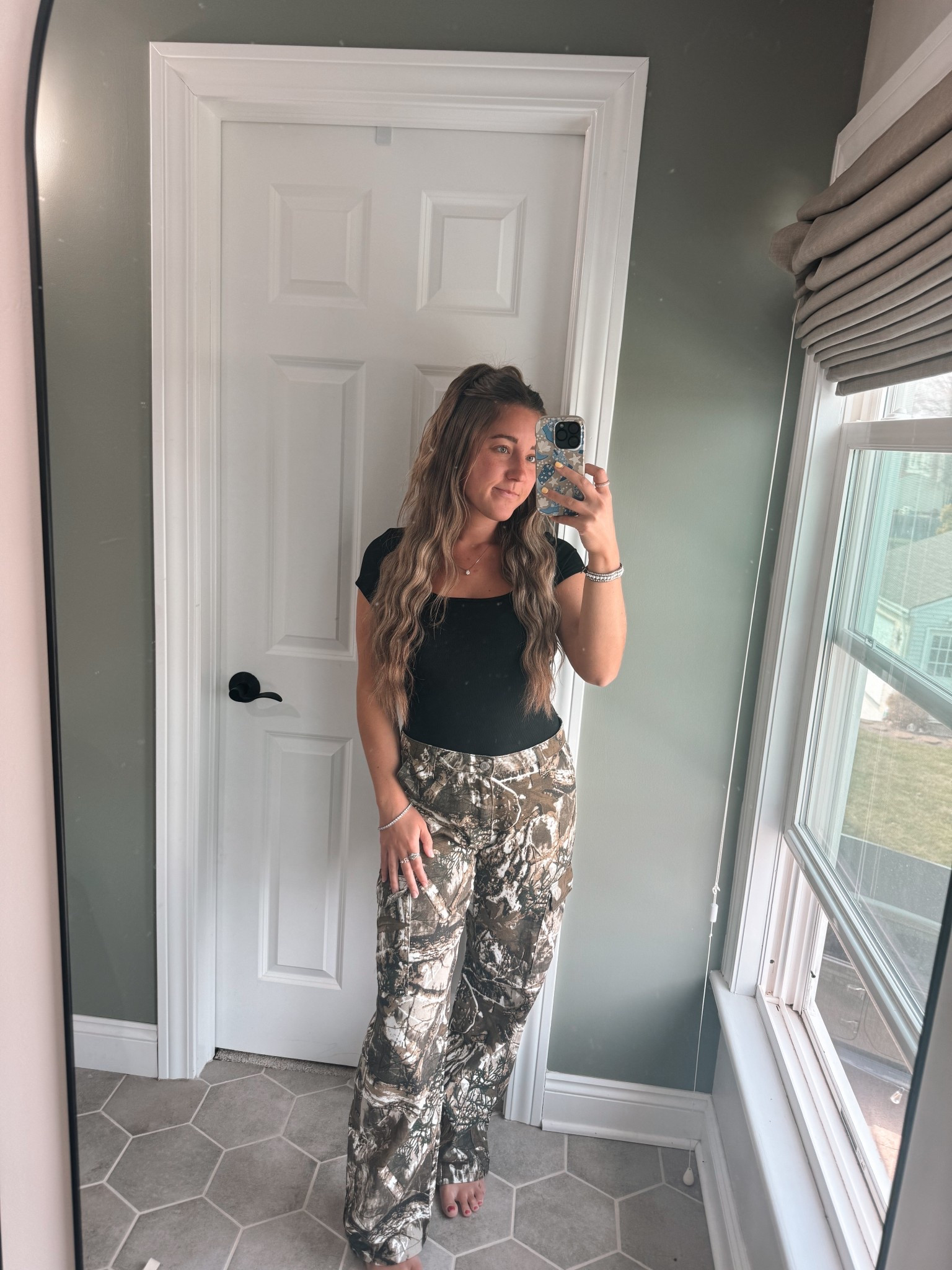 My favorite go to outfit - camo pants & a black tee! Perfect for any occasion. I’m wearing a size medium in the pants and top. I am 5’3

Camo pants, black shirt, outfit Inspo, style, outfit, spring, cute outfit, style

#LTKBeauty #LTKFindsUnder50 #LTKStyleTip