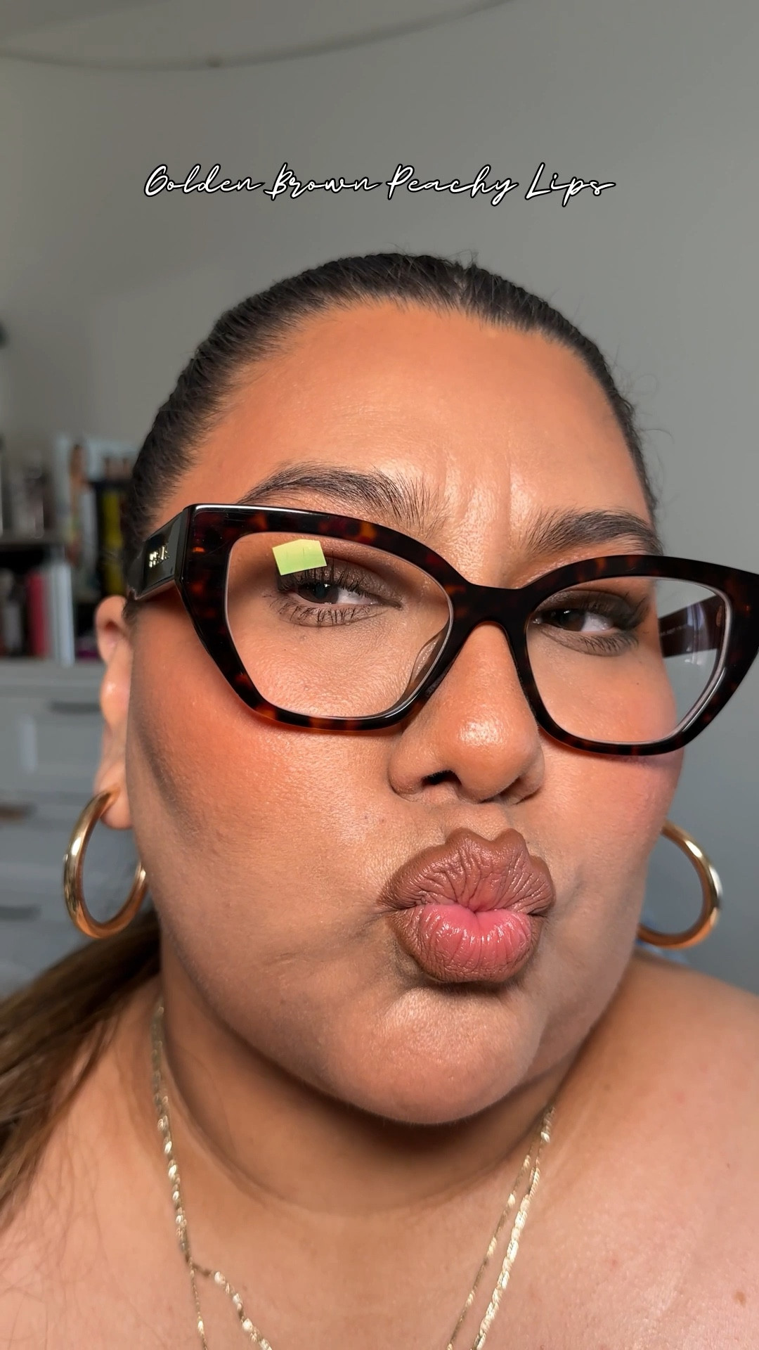 Here’s a beautiful golden brown liner with a hint of peachy nude in the center 🤎☀️🍑

@Sephora Collection Transfer Proof Lip Liner in 08
@maccosmetics Lip Liner Pencil in Cork  
@Hourglass Cosmetics Unreal Liquid Blush in Future 

#LTKSeasonal #LTKBeauty