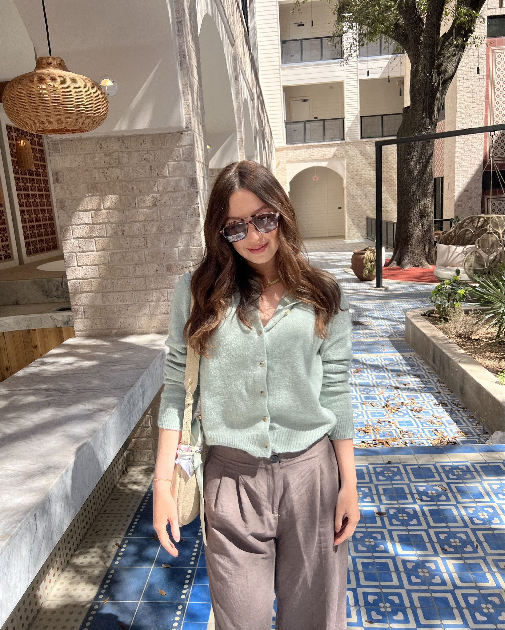 Outfit from the Spring ‘25 Capsule Wardrobe | Under $300

If you’re in need of a spring outfit refresh, this is for you! I’ve compiled a list of 7 items that can all be styled interchangeably. Simply pick a top, bottom & then accessorize ✨ 

All capsule items & outfit combinations will be saved to my ‘Spring Capsule’ collection here on LTK. 

#ltku #ltksalealert #ltkfindsunder50 #ltkfindsunder100 #ltkstyletip #ltkshoecrush #ltkseasonal 